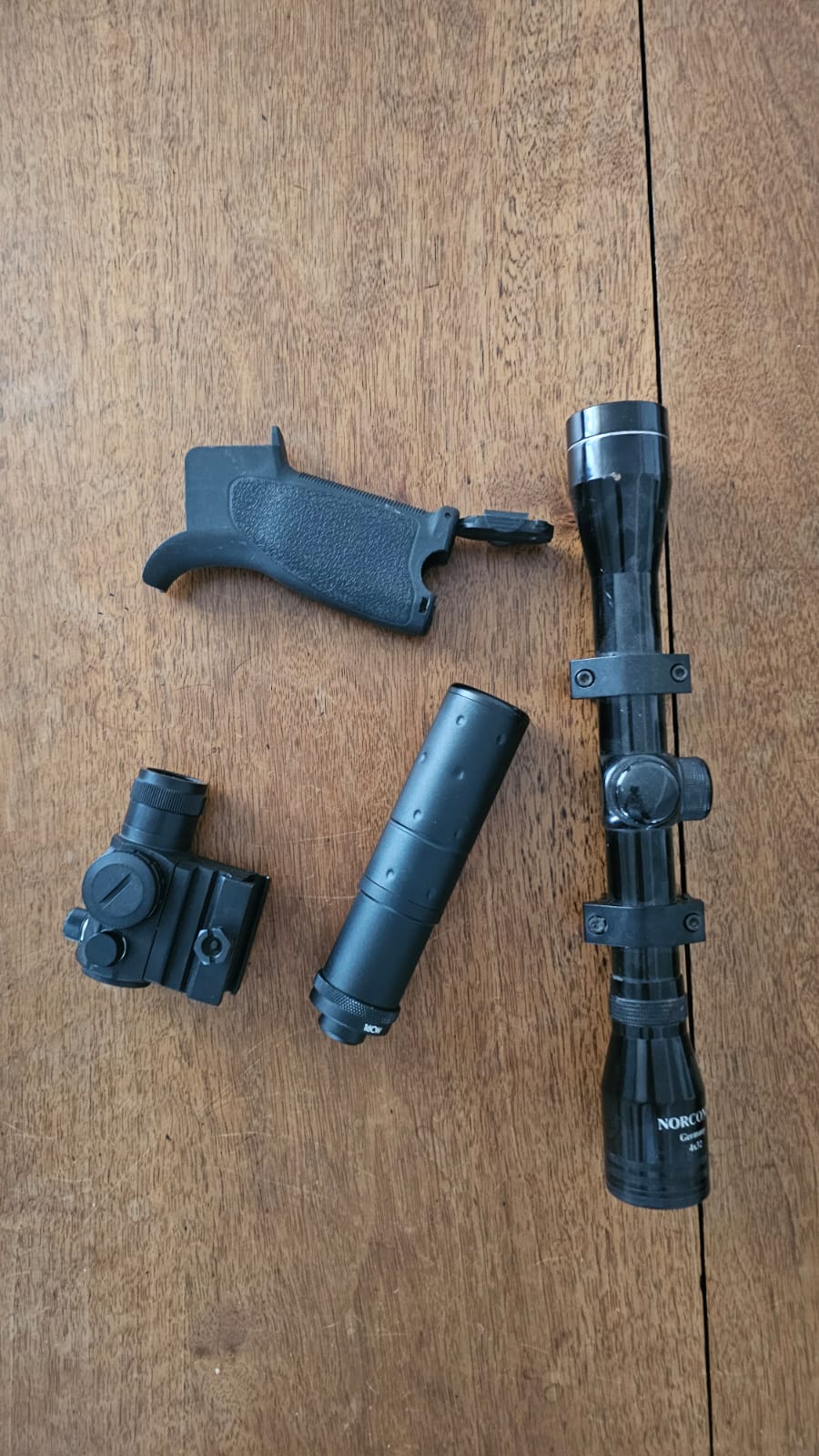 SSX23 with 3 mags and Suppressor included 