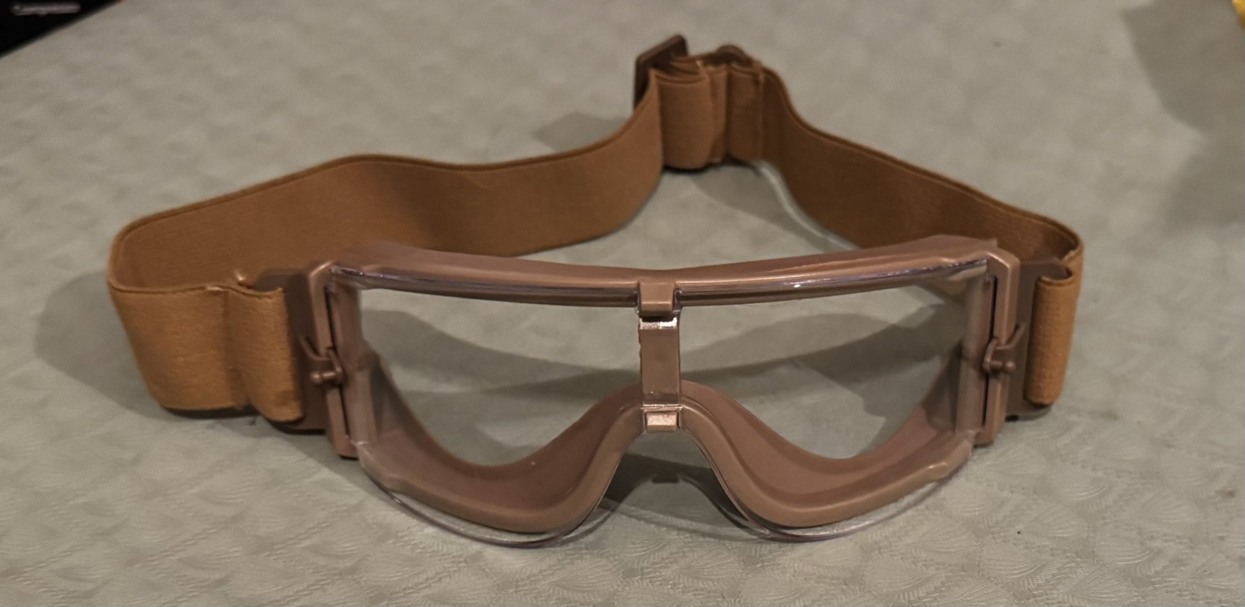 Nieuwe helm FMA od groen met bril