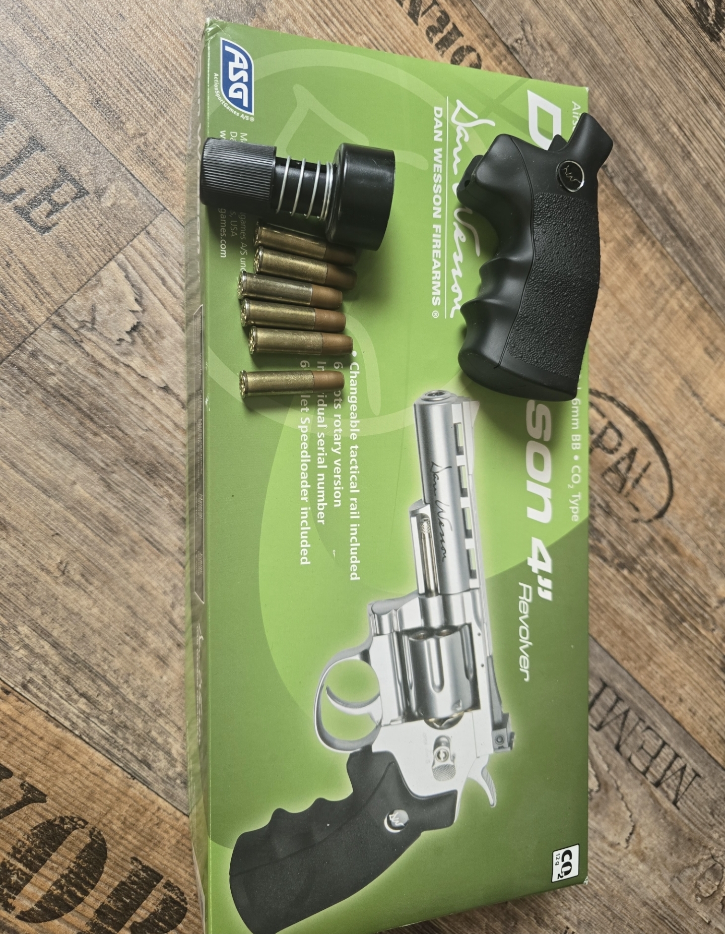 Dan wesson met houten grip