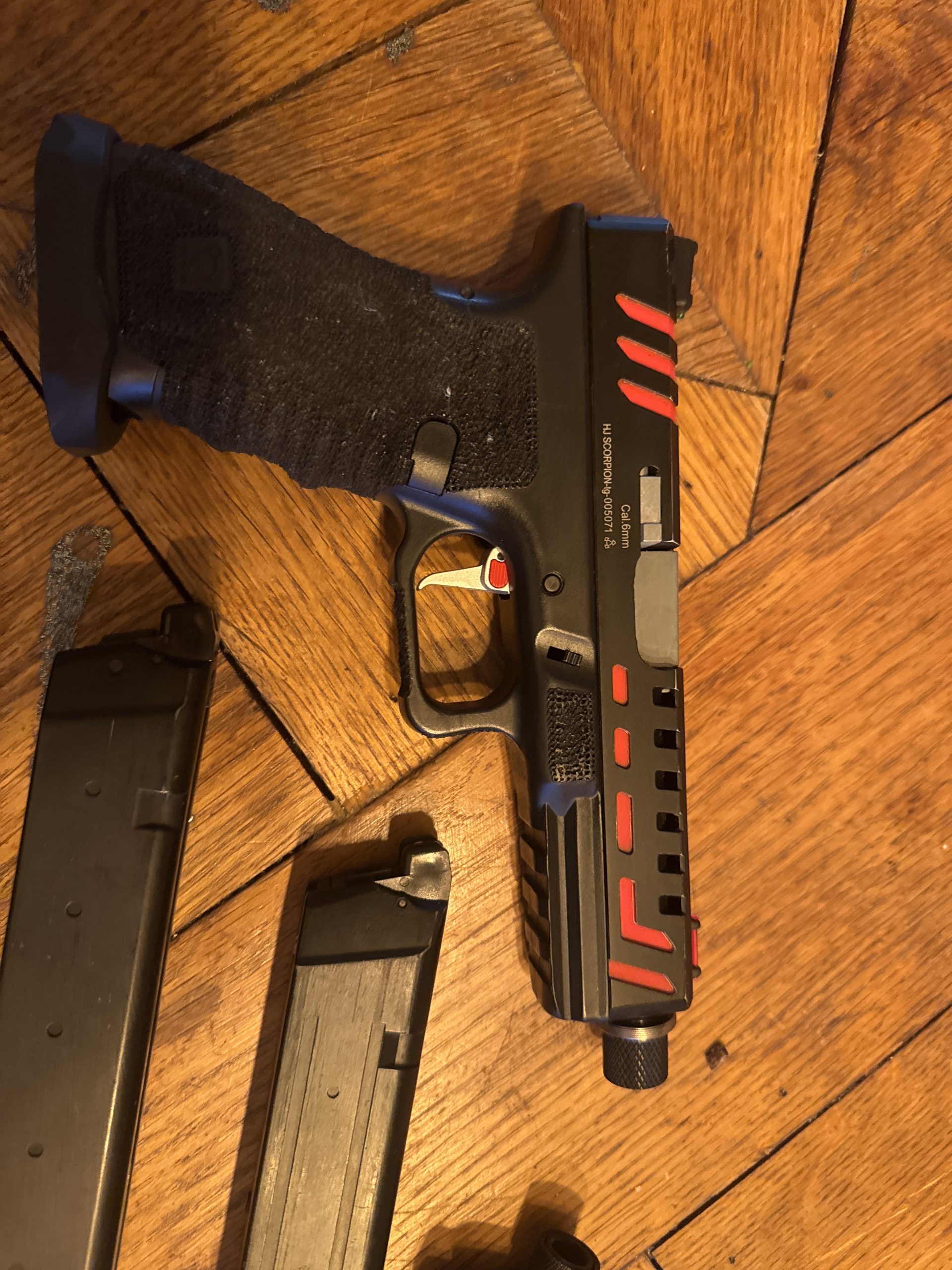 Set van 2 Glock handguns APS Shark Full Auto en Scorpion single shot