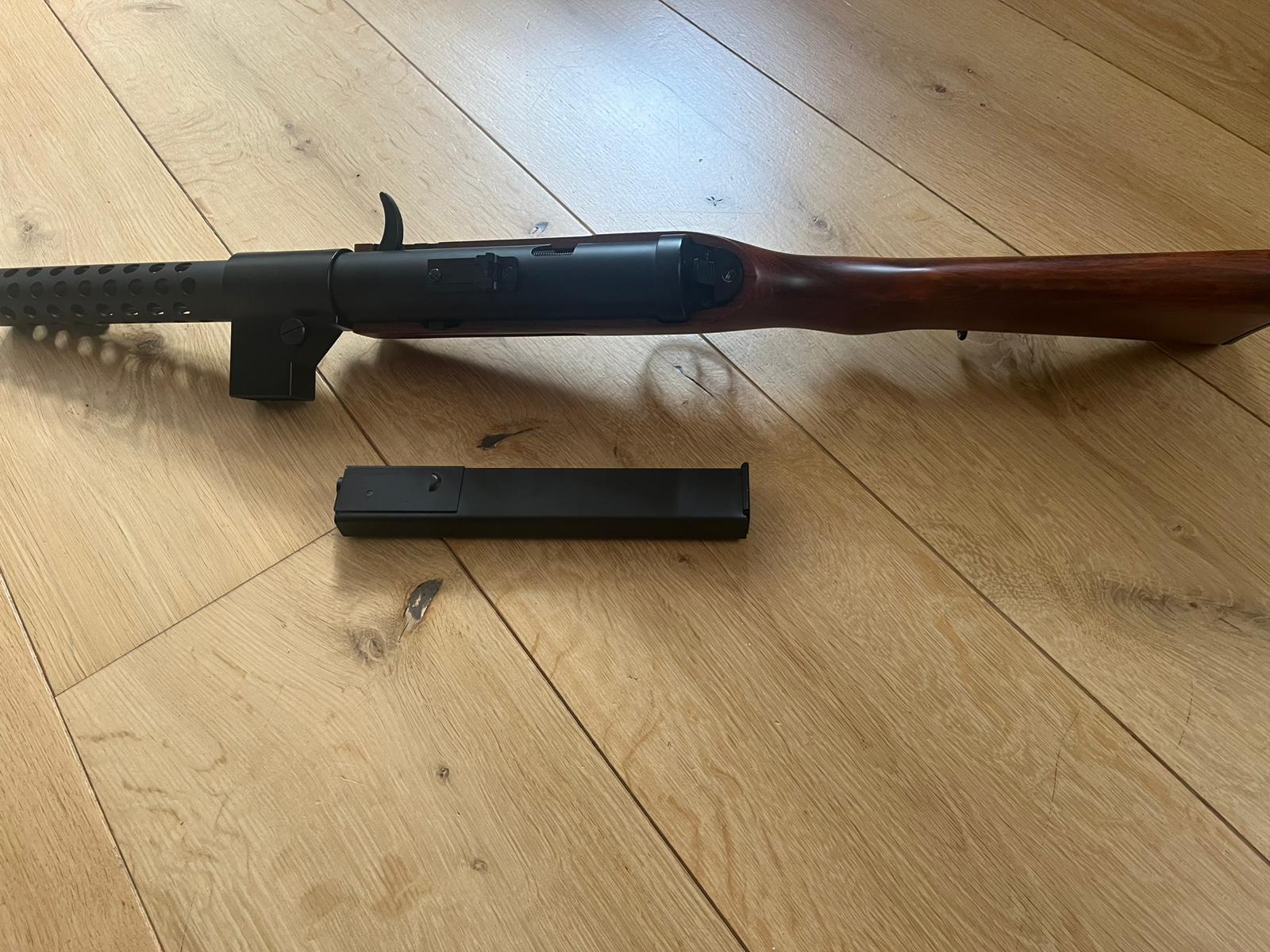 Snow Wolf MP18 Airsoft AEG set