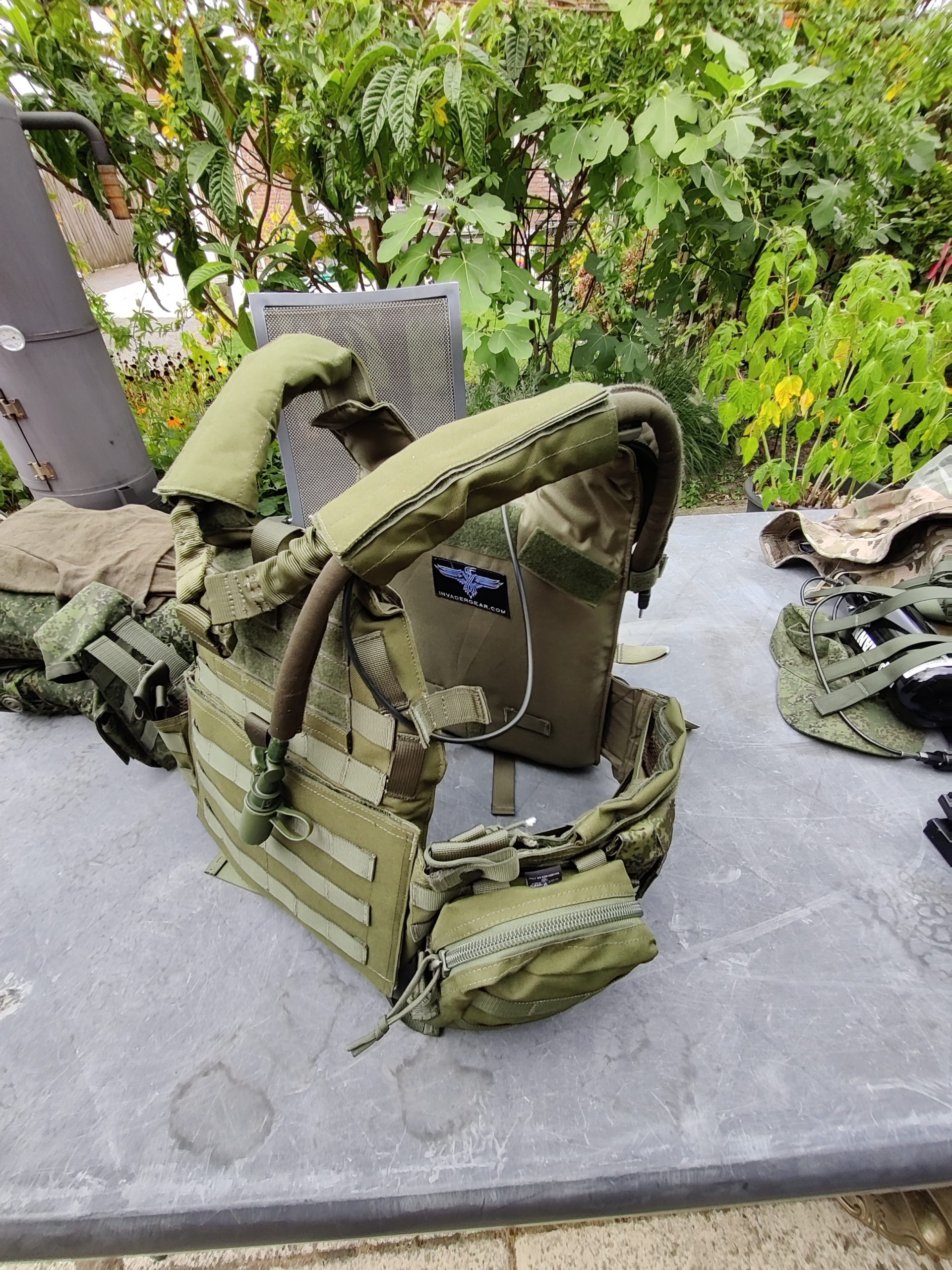 Invader gear plate carrier