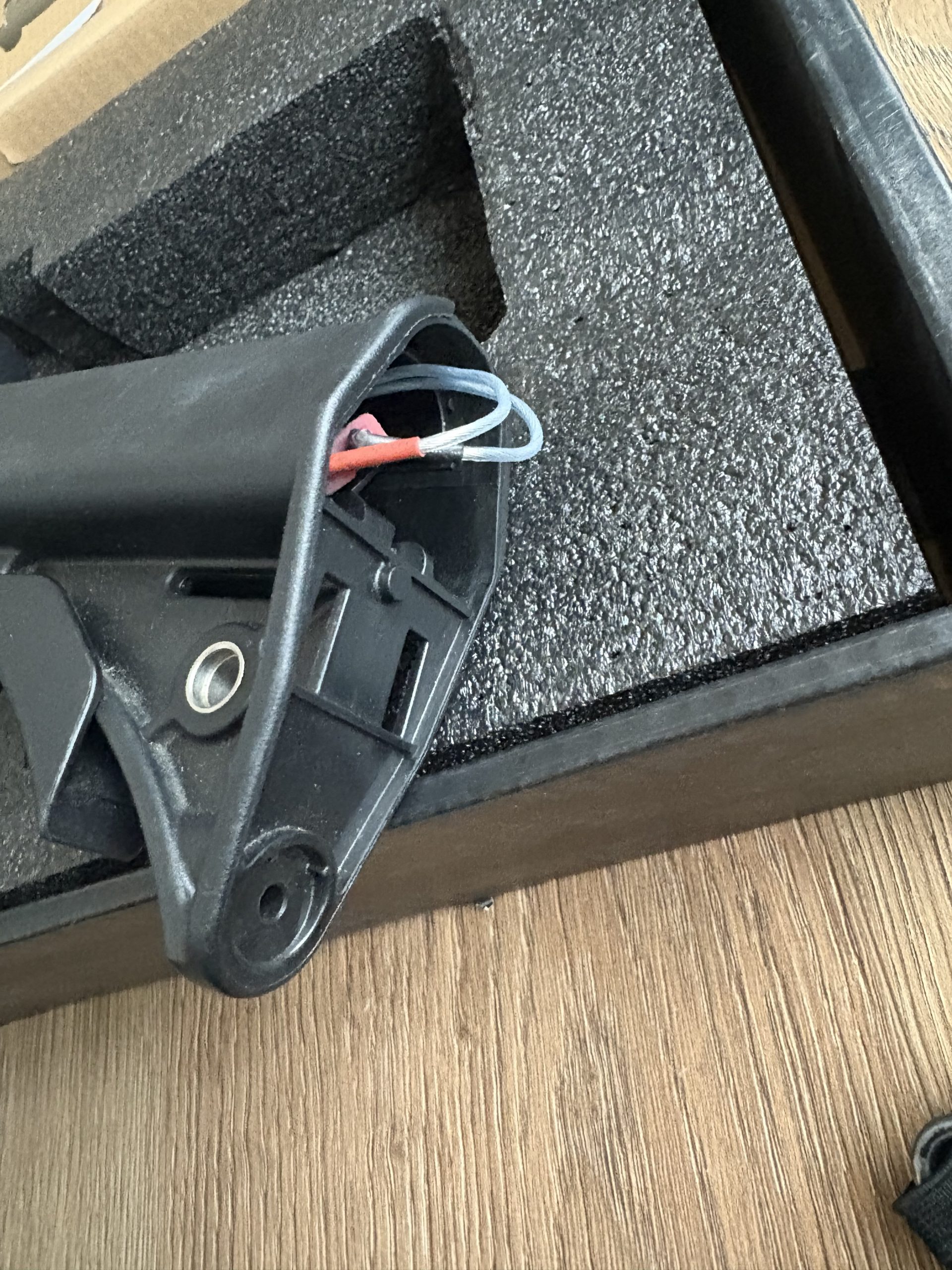 Complete Cyma mp5 upgraded versie met 5 mags titan lader en batterij