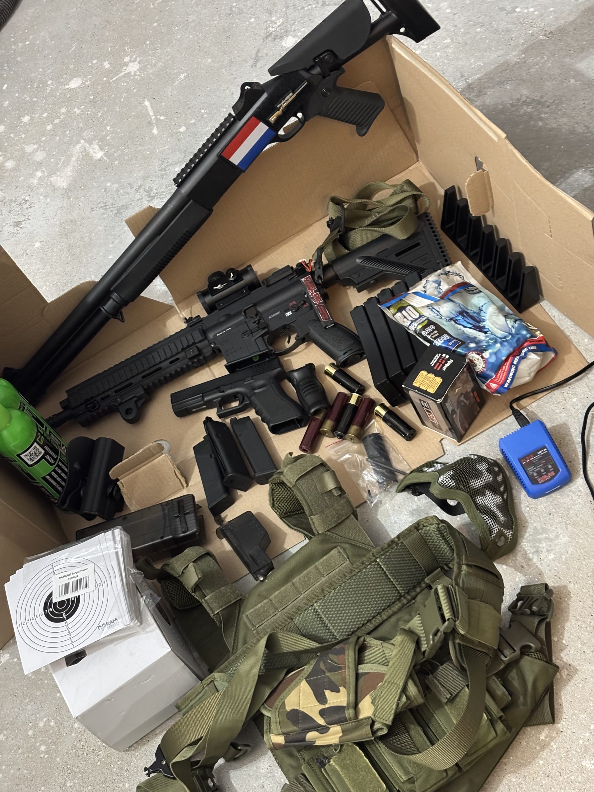 Complete airsoft set — H&K 416 A5 (lang), Glock 17 Gen4 (pistol) & Shotgun M56DL — alle accessoires + tas