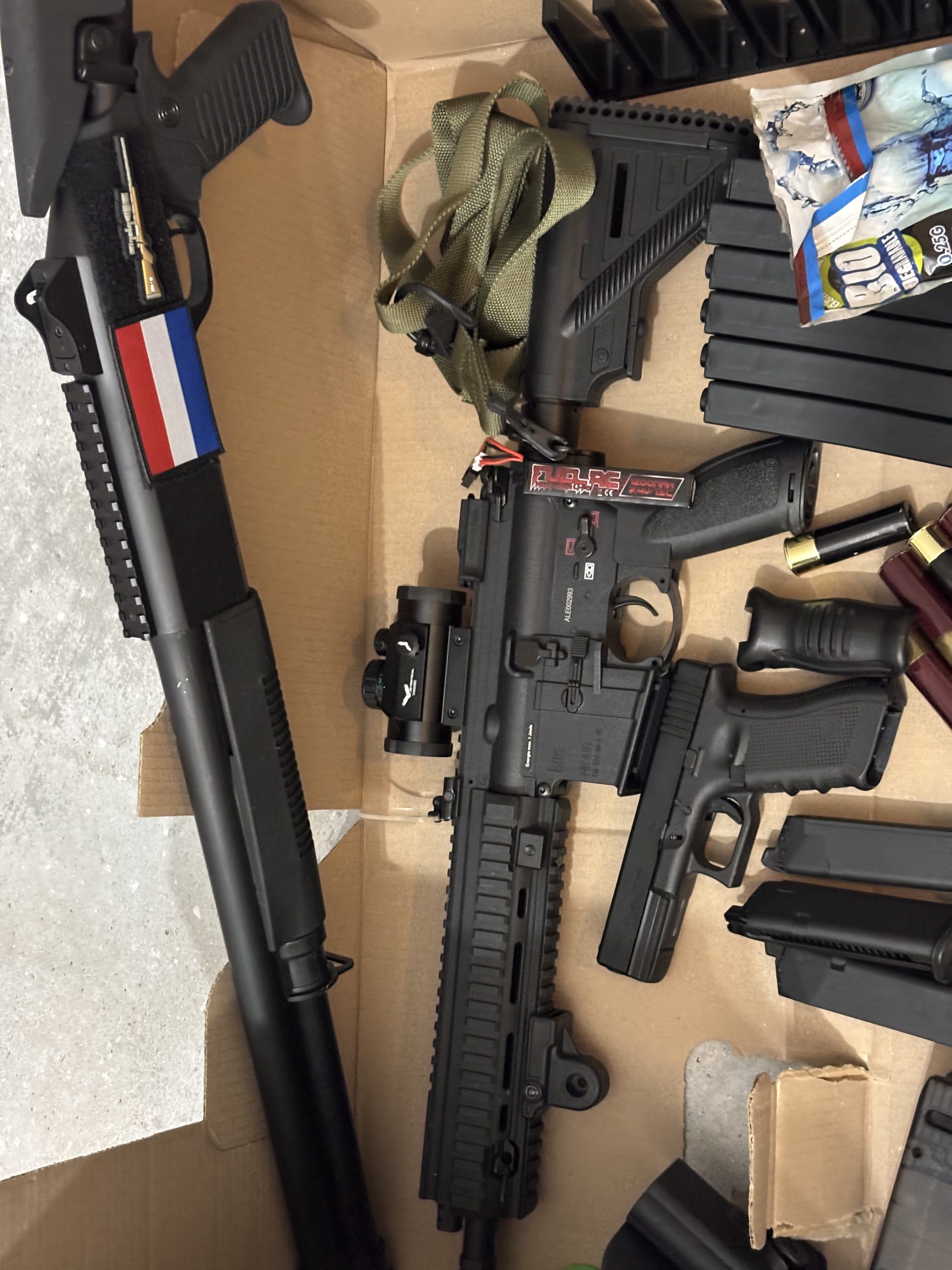 Complete airsoft set — H&K 416 A5 (lang), Glock 17 Gen4 (pistol) & Shotgun M56DL — alle accessoires + tas