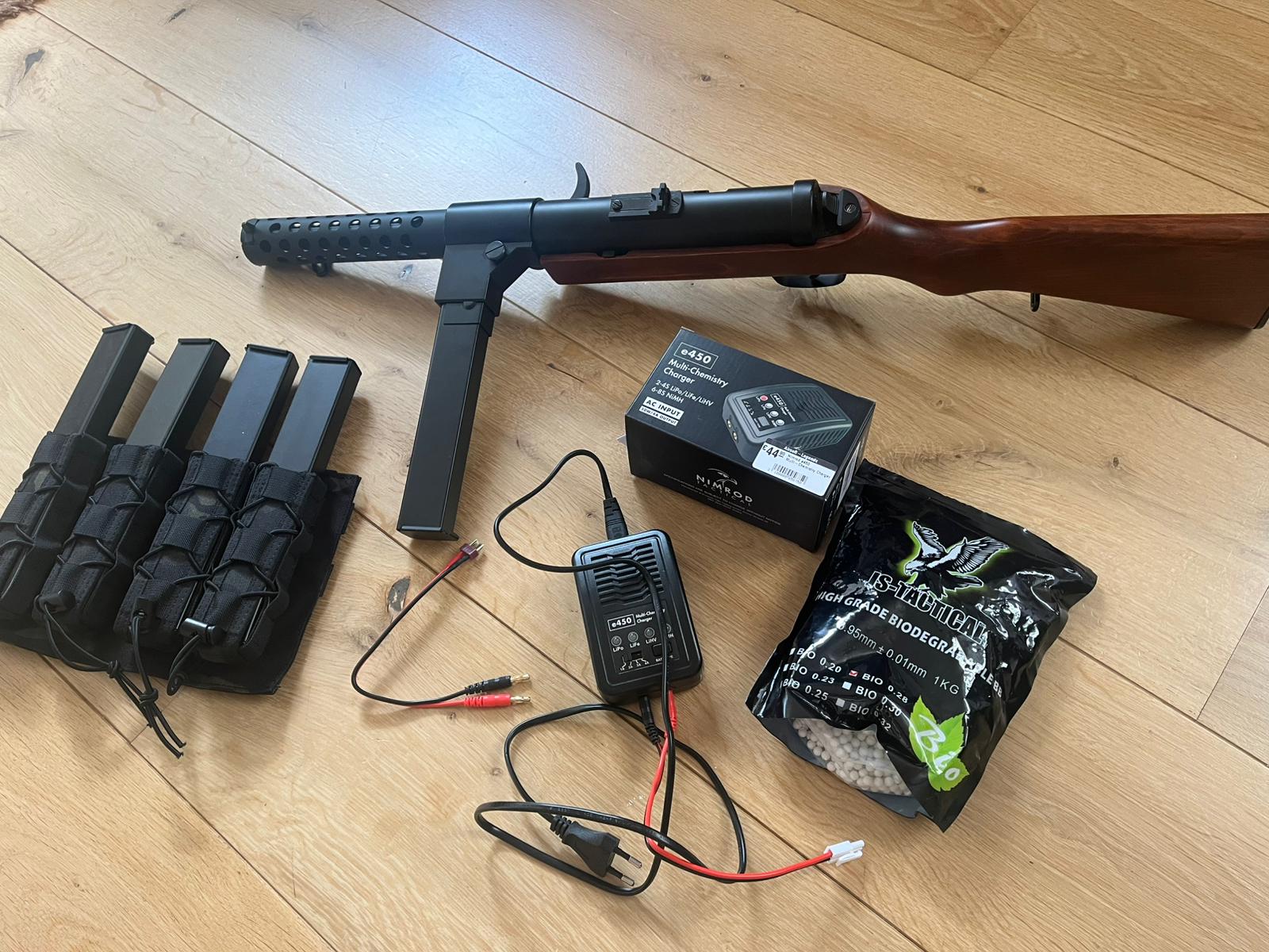 Snow Wolf MP18 Airsoft AEG set