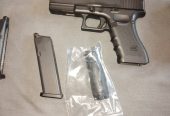 Glock17 Gen4 op co2 patroon. en extra.