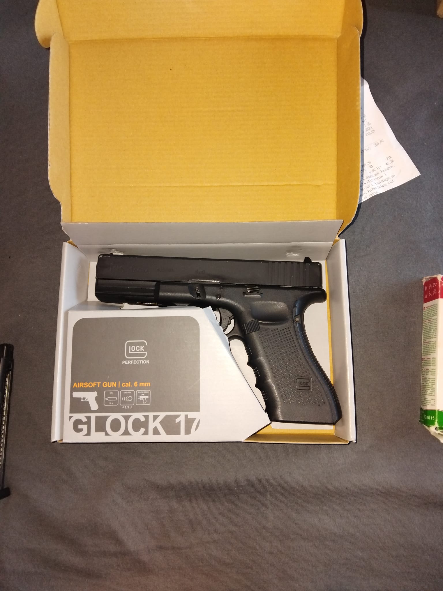 Glock17 Gen4 op co2 patroon. en extra.