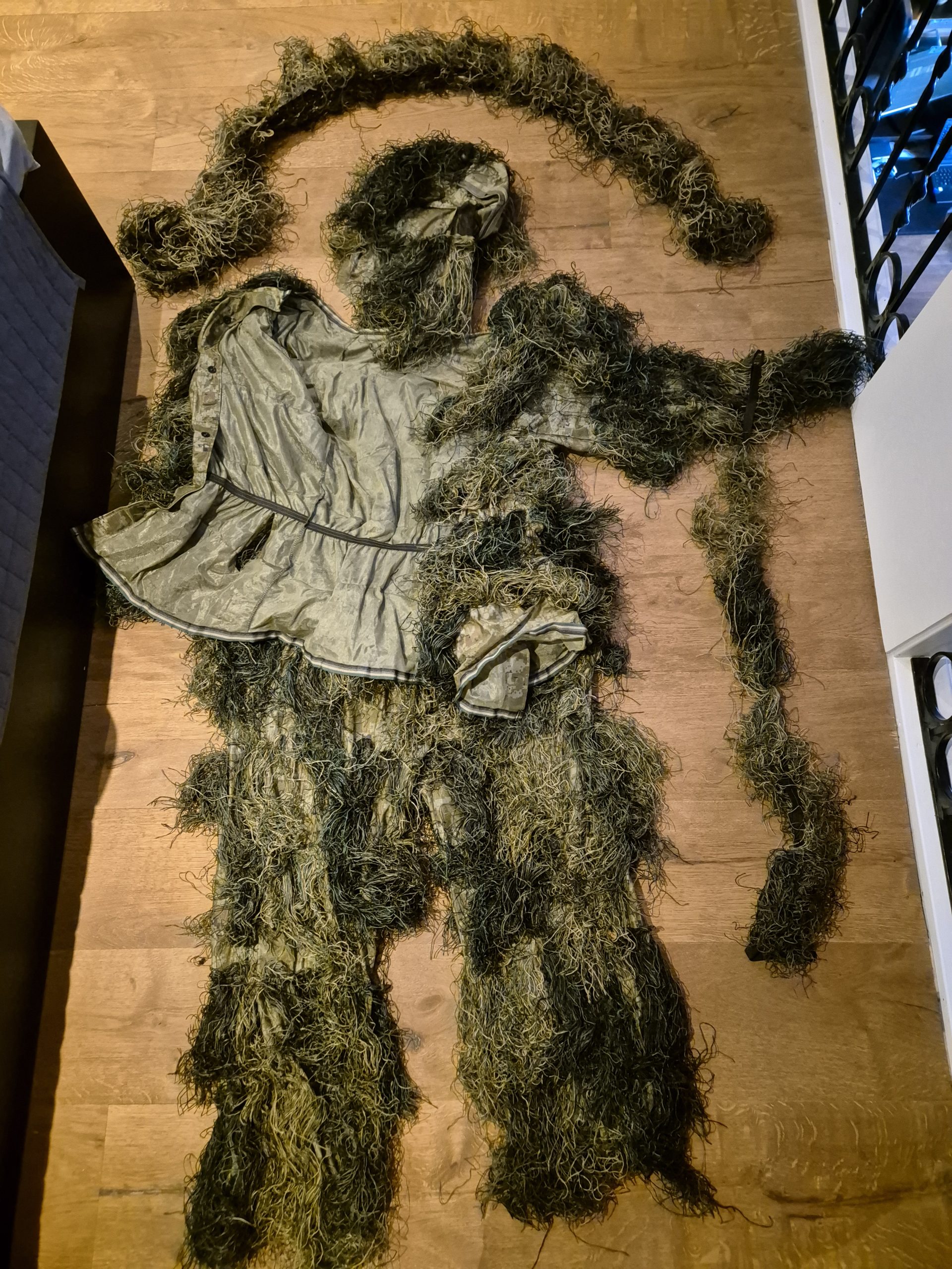 Ghillie suit strans incl full body suit en weapon sling