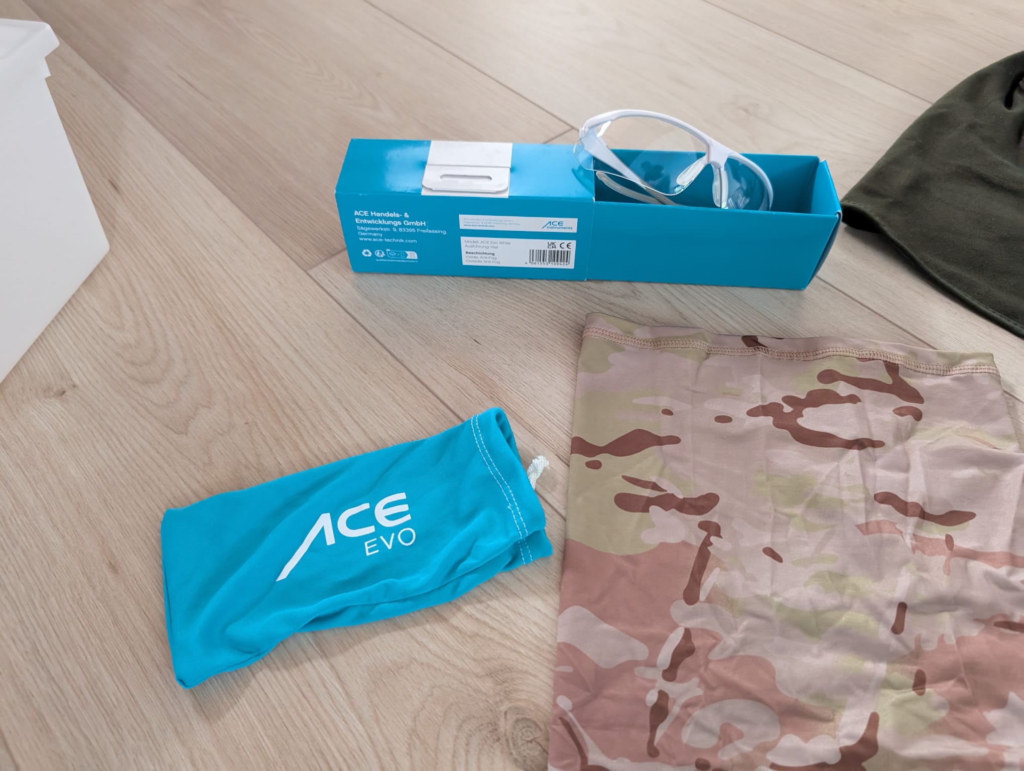 Bescherming brillen balaclava handbschoenen maat L 2x etc zie fotos NIEUW Ongedragen