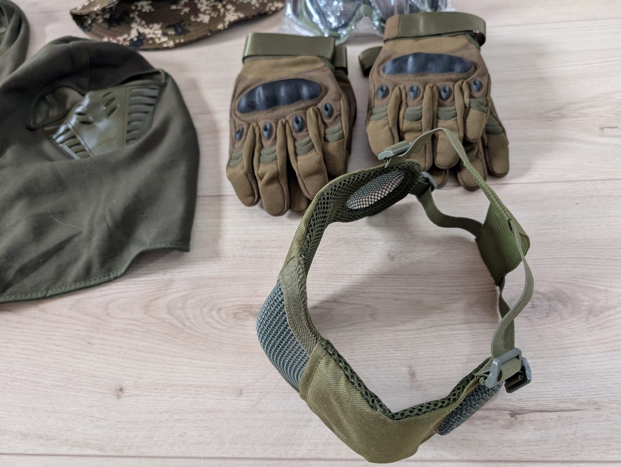 Bescherming brillen balaclava handbschoenen maat L 2x etc zie fotos NIEUW Ongedragen