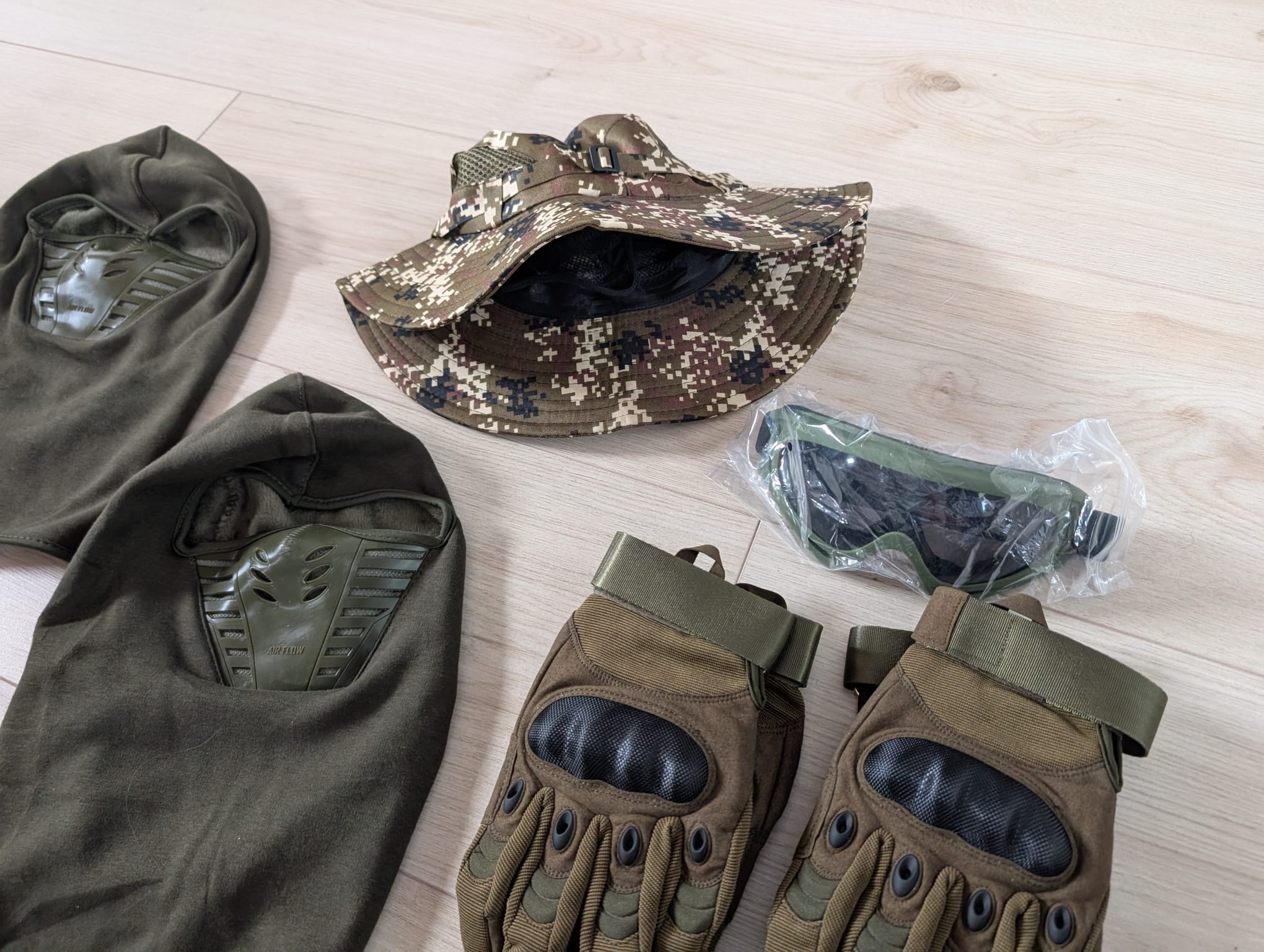 Bescherming brillen balaclava handbschoenen maat L 2x etc zie fotos NIEUW Ongedragen