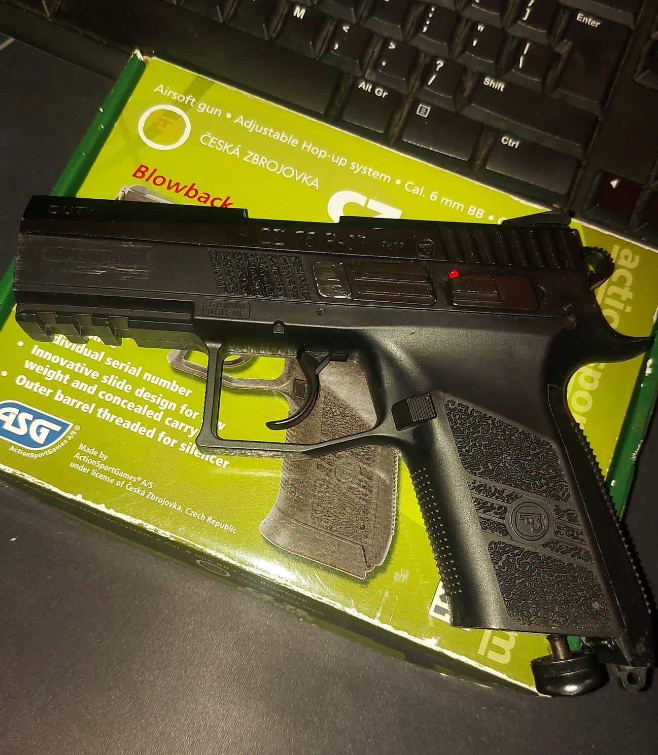 CZ 75 p-07 duty