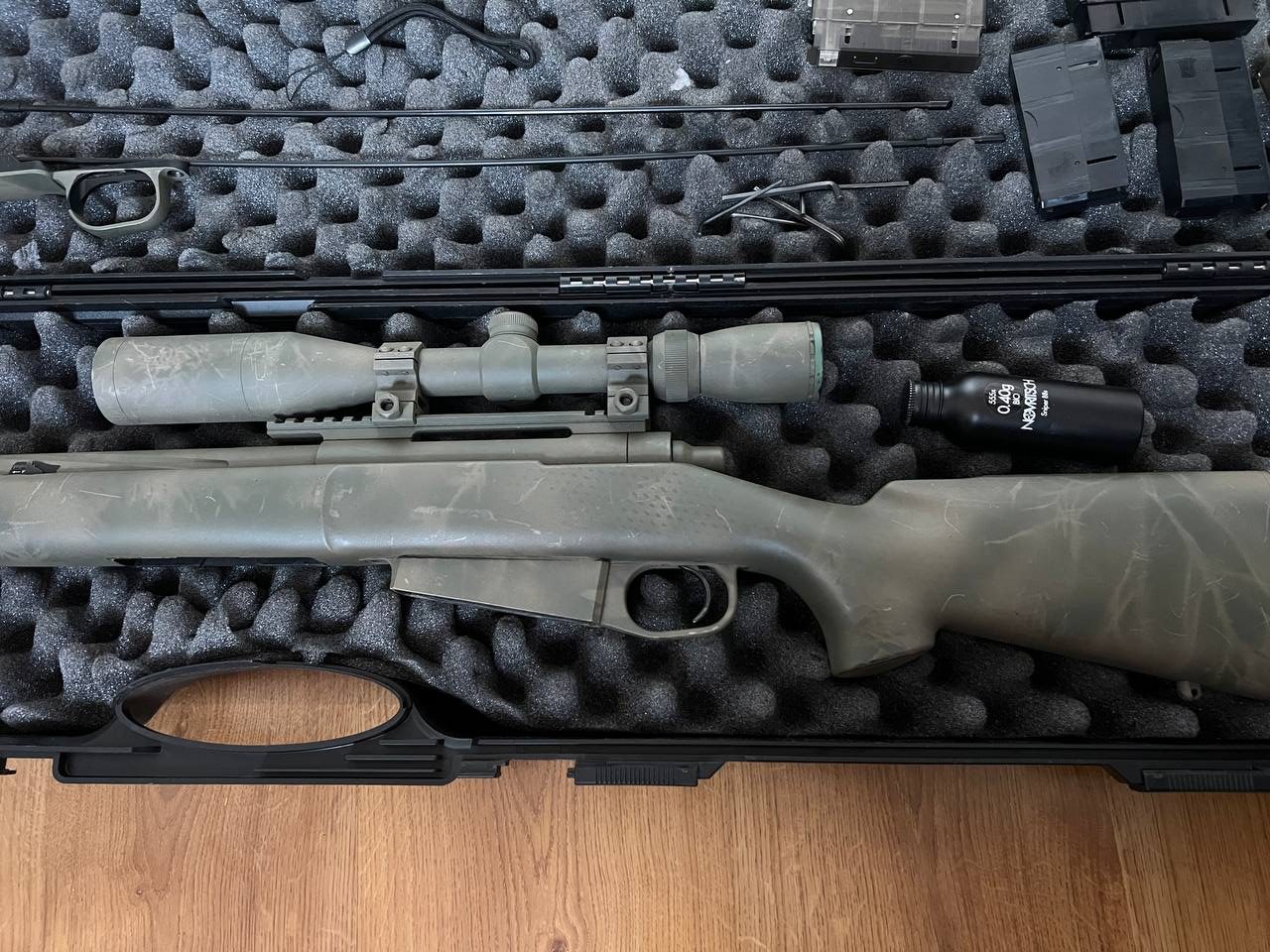 Novritsch SSG24 met scope, magazijnen, bbs, koffer en camo