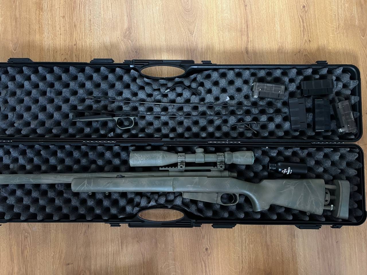 Novritsch SSG24 met scope, magazijnen, bbs, koffer en camo