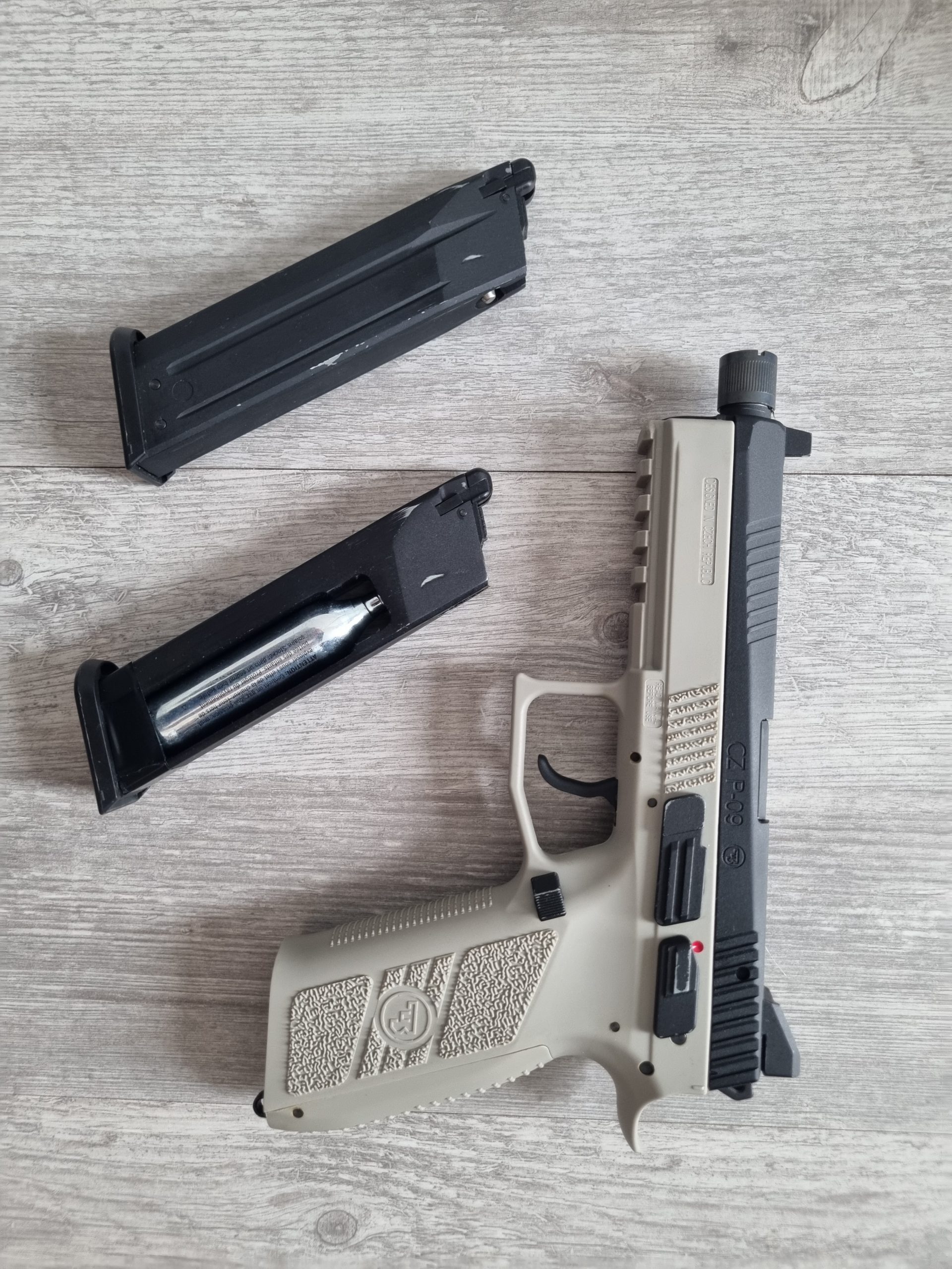 Zeer weinig gebruikte ASG CZ P-09 in urban grey.