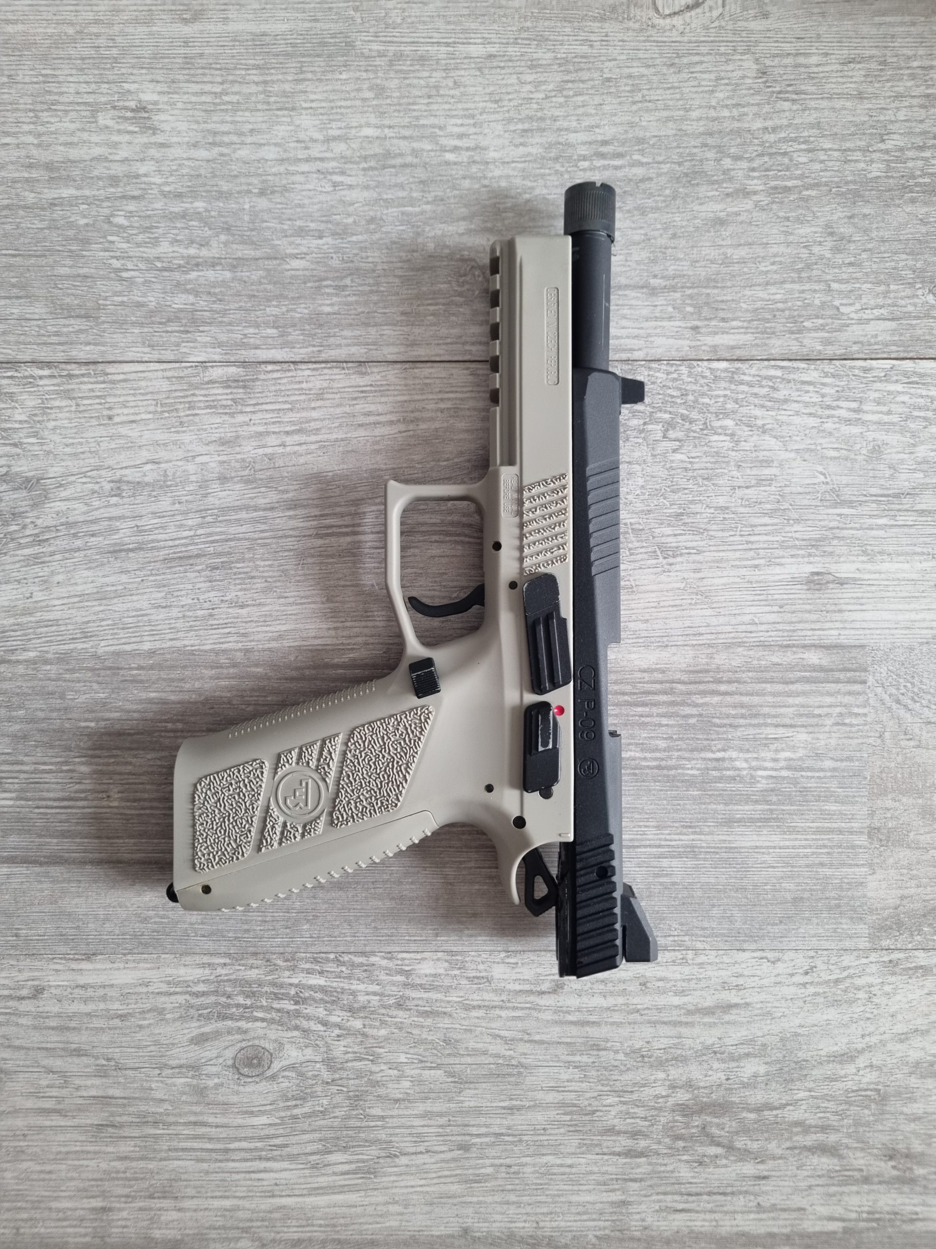 Zeer weinig gebruikte ASG CZ P-09 in urban grey.