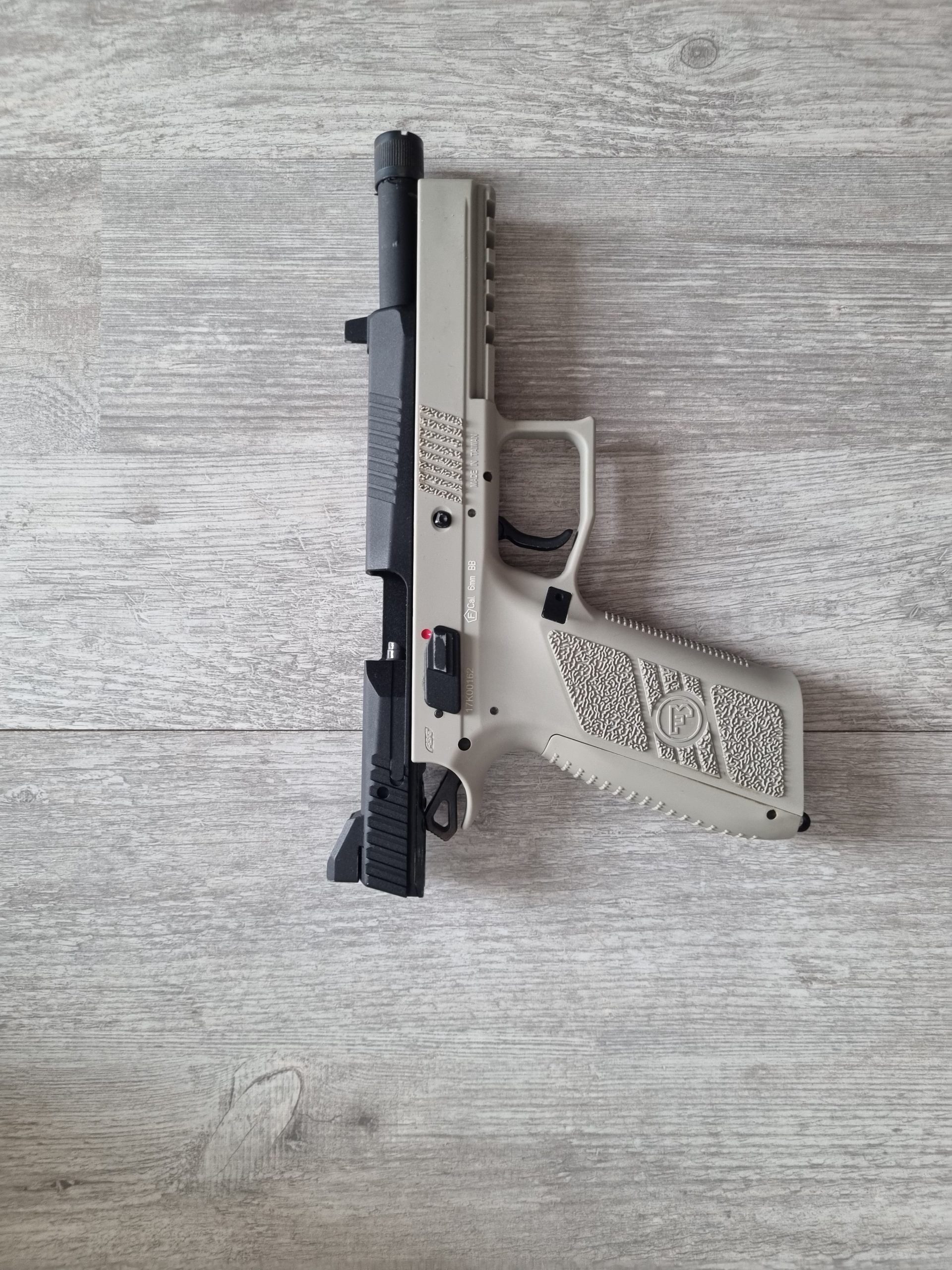 Zeer weinig gebruikte ASG CZ P-09 in urban grey.