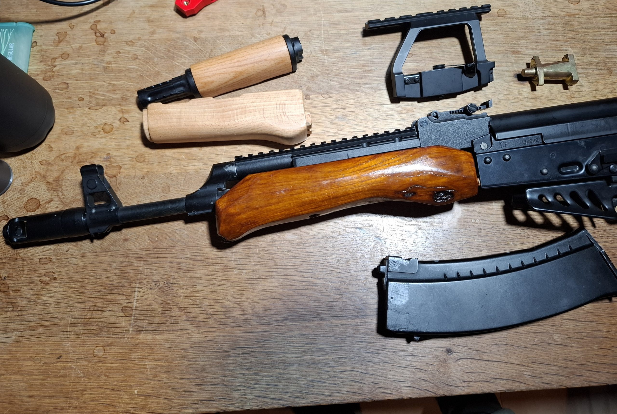 AK-74, WELL G74B GBB/CO2BB, WE compatibel (echte kolf/pistolgrip)