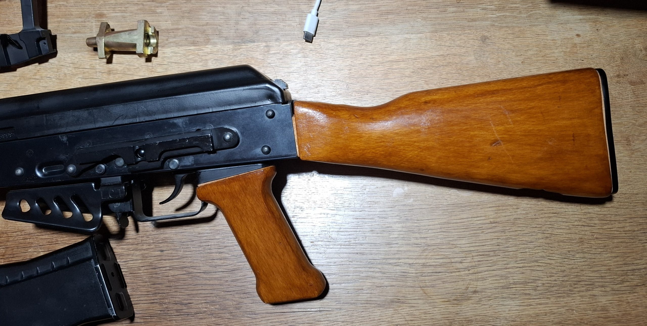 AK-74, WELL G74B GBB/CO2BB, WE compatibel (echte kolf/pistolgrip)