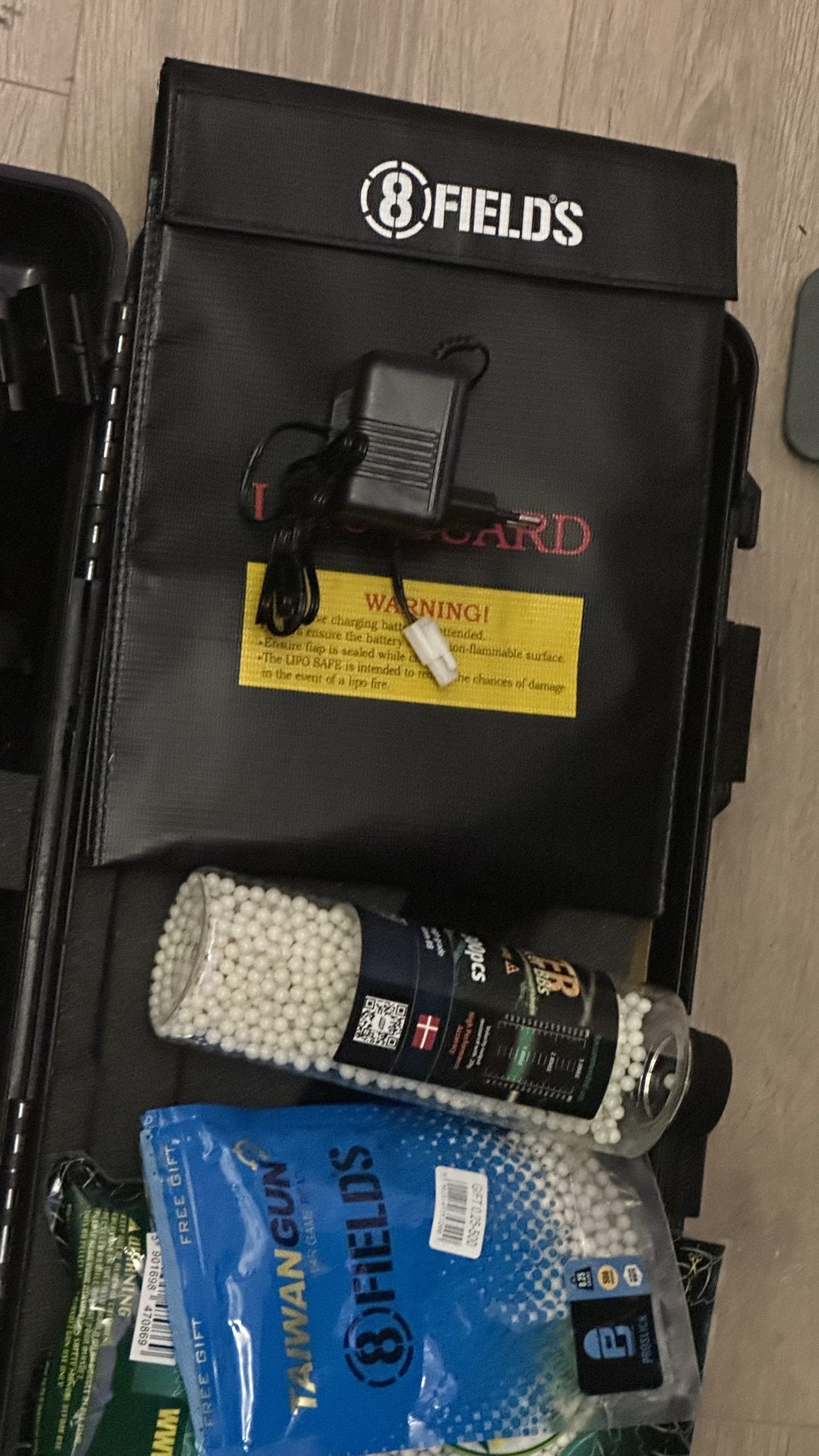 CYMA MP5A5 + Accessories