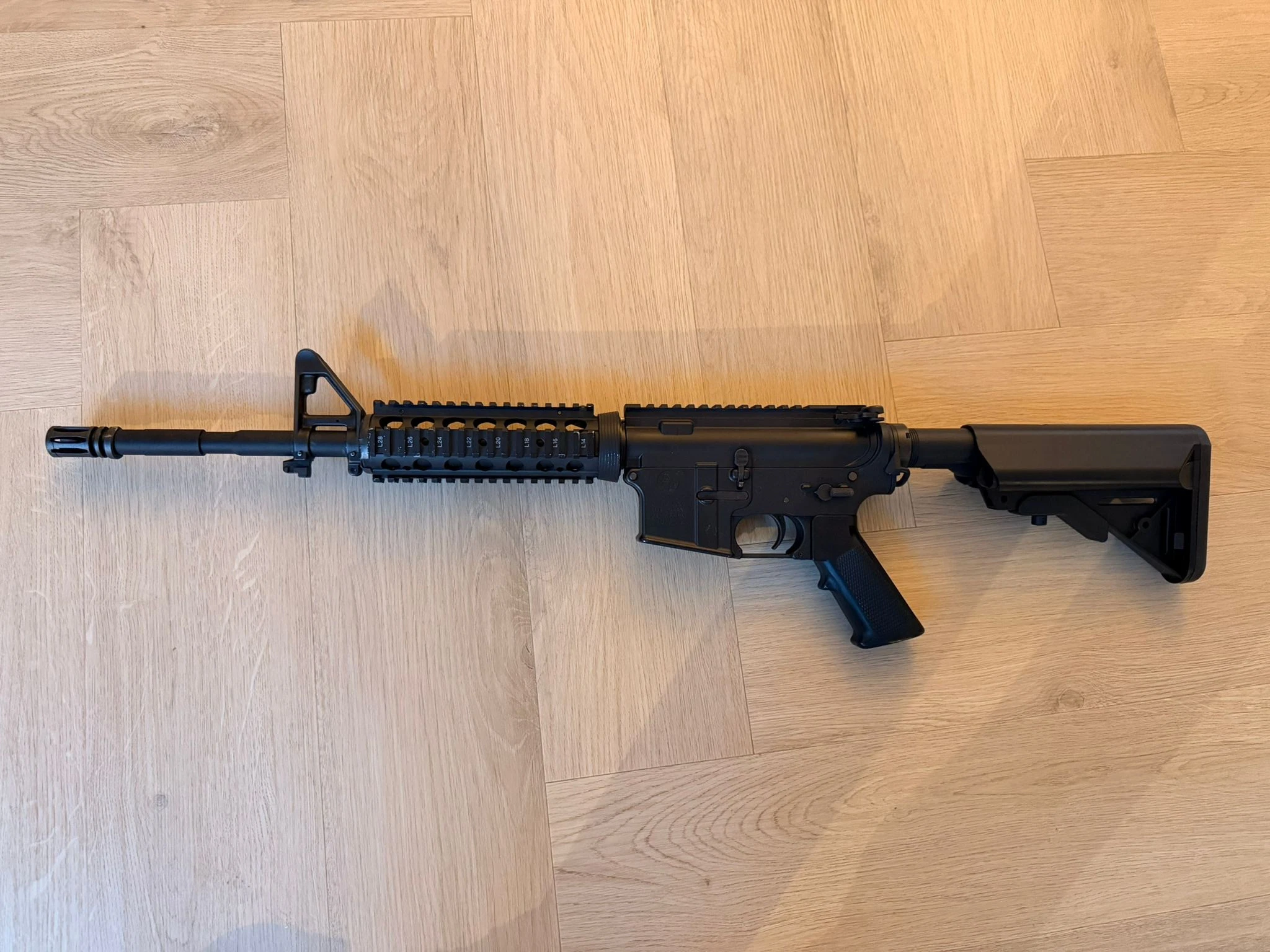 Tokyo Marui AEG M4 Next Gen SOPMOD + 4 Magazijnen
