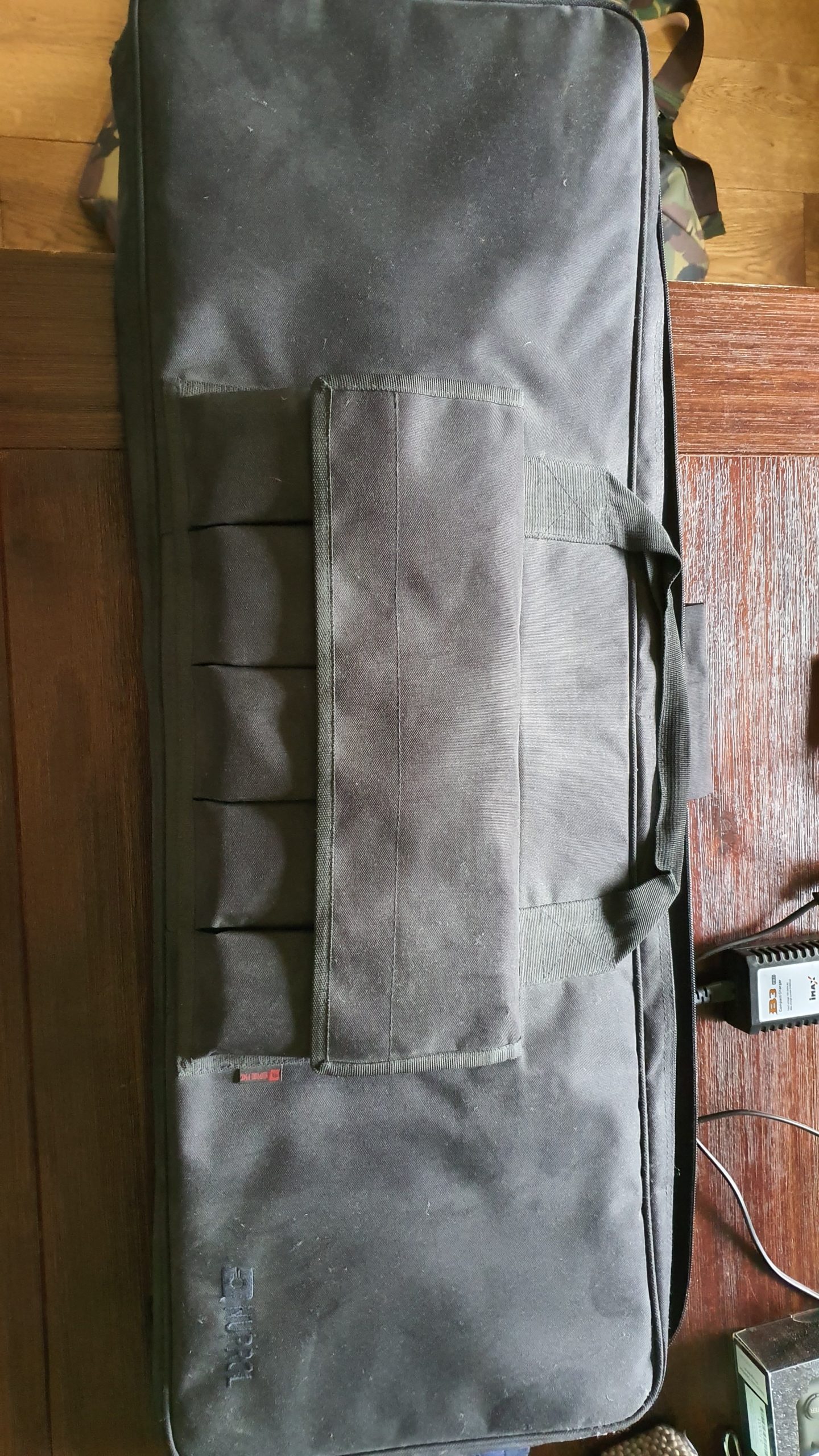 AEG Amoeba am-013 met kleding, dye masker en accessoires