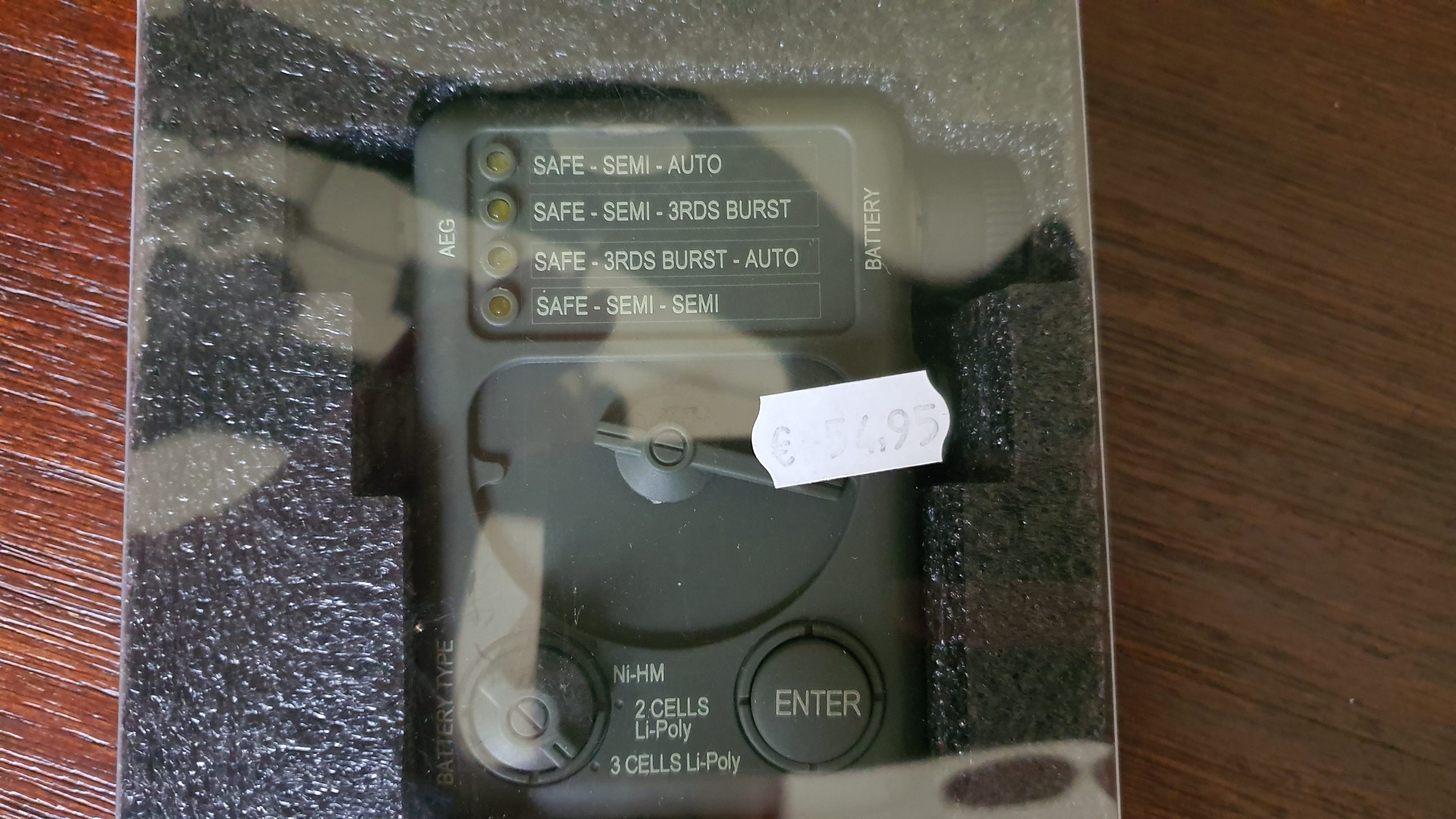 AEG Amoeba am-013 met kleding, dye masker en accessoires