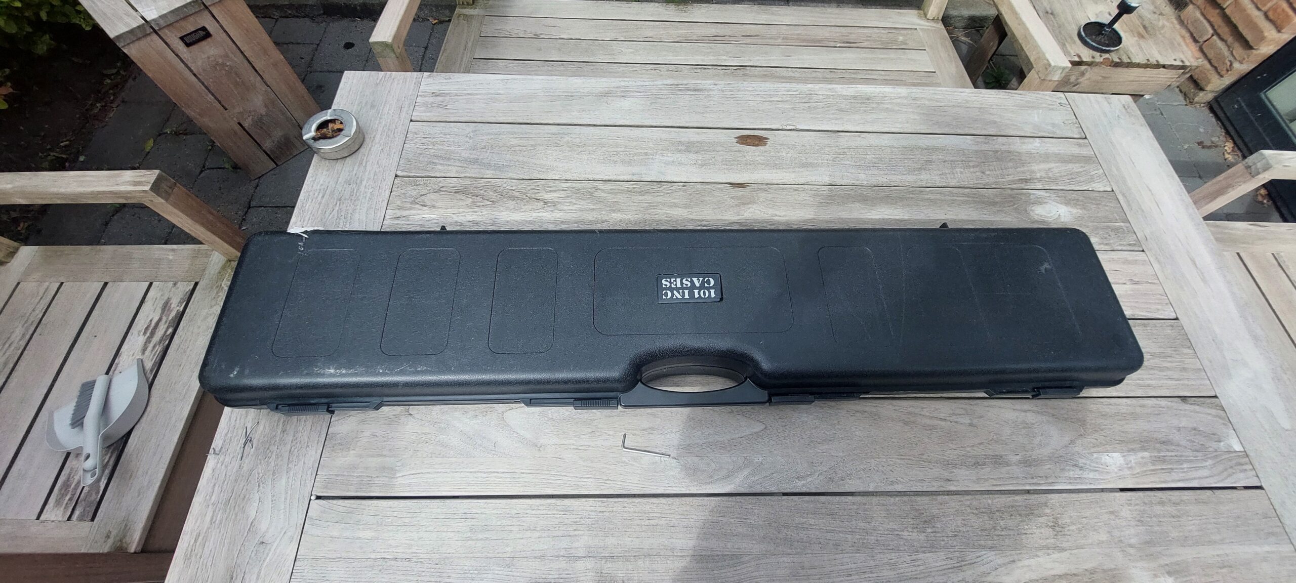 Te koop: goed werkende tweedehands replica met complete set accessoires