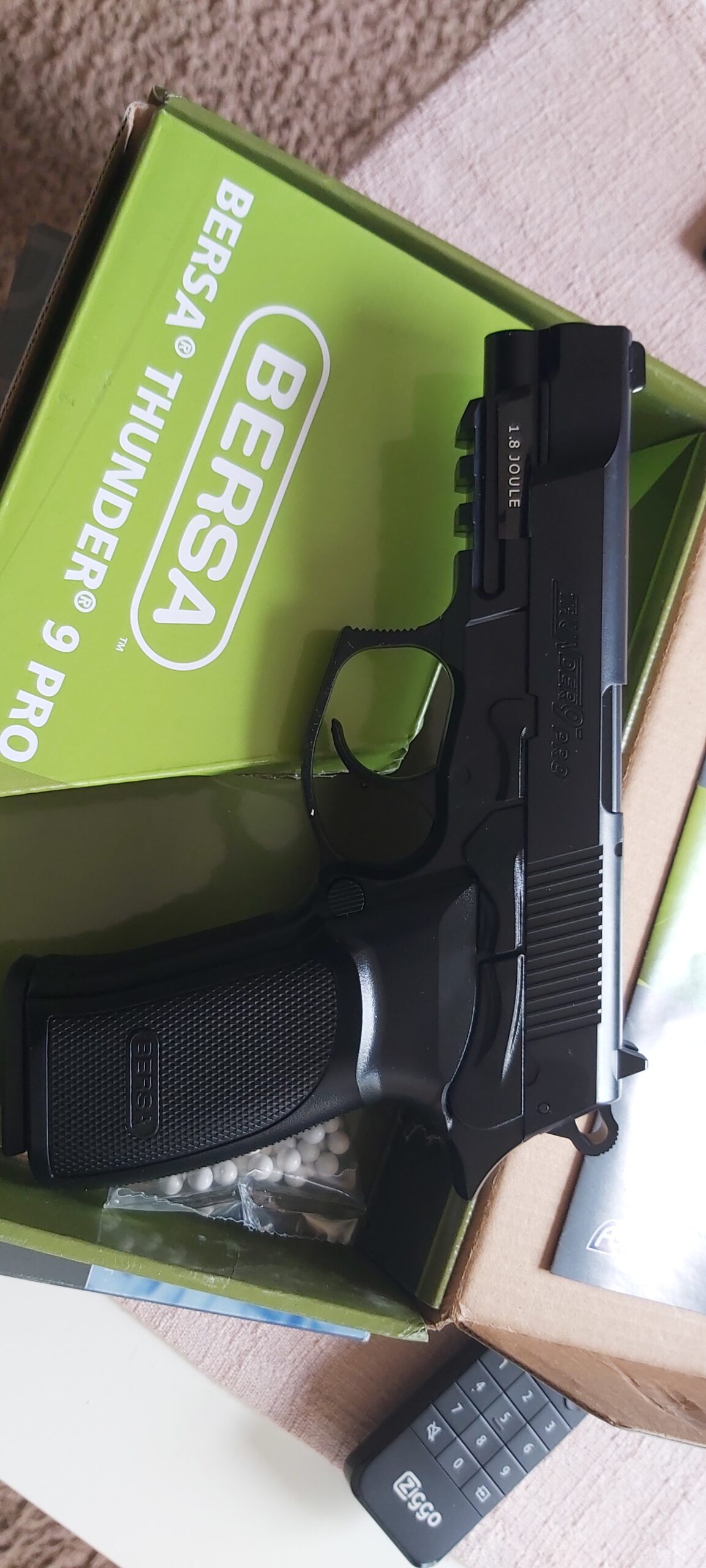 2 Nieuwe Replica’s samen 100 Nbb Co2