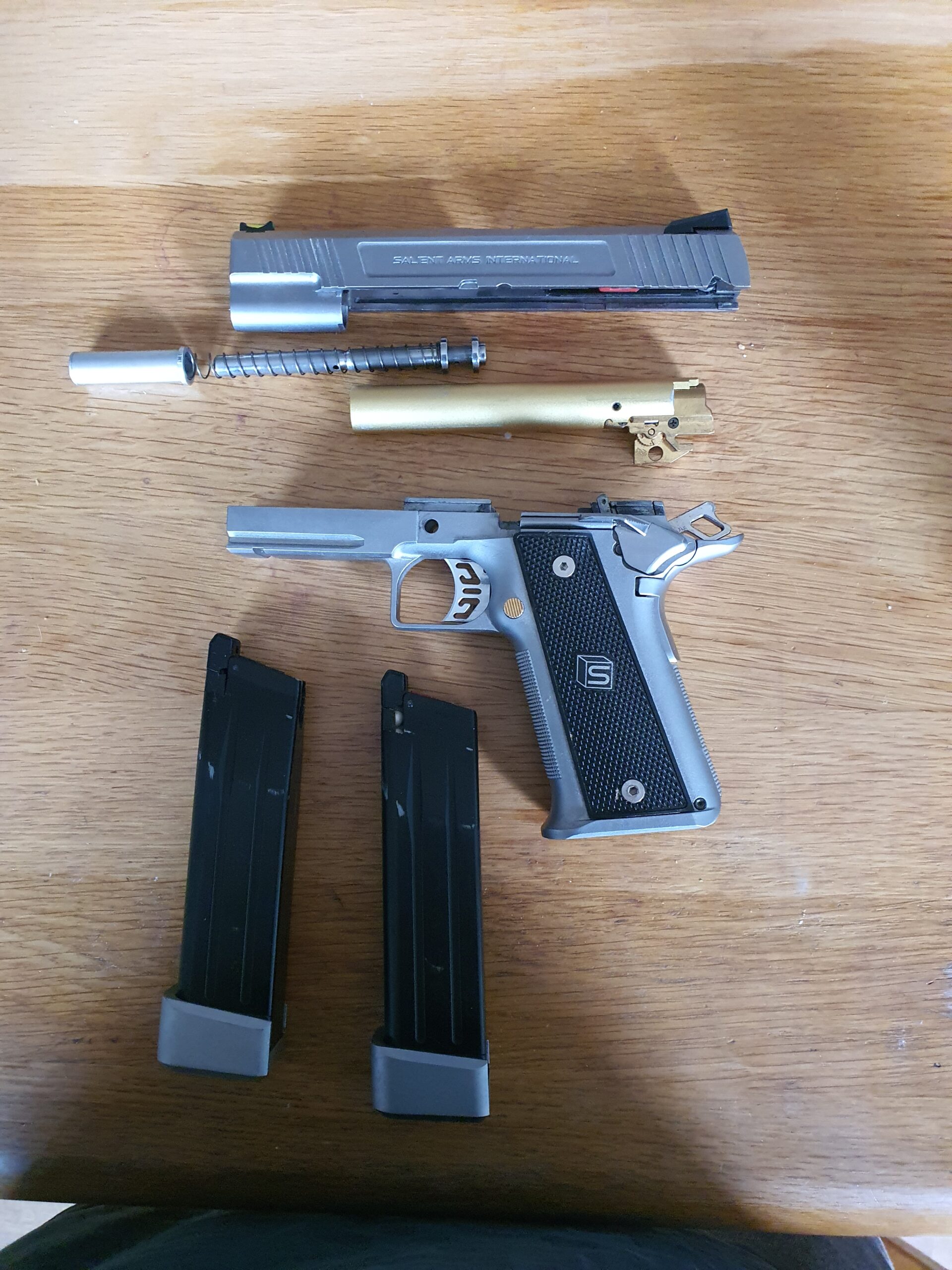 Te koop EMG Salient 2011 DS 5.1 High Capa upgraded