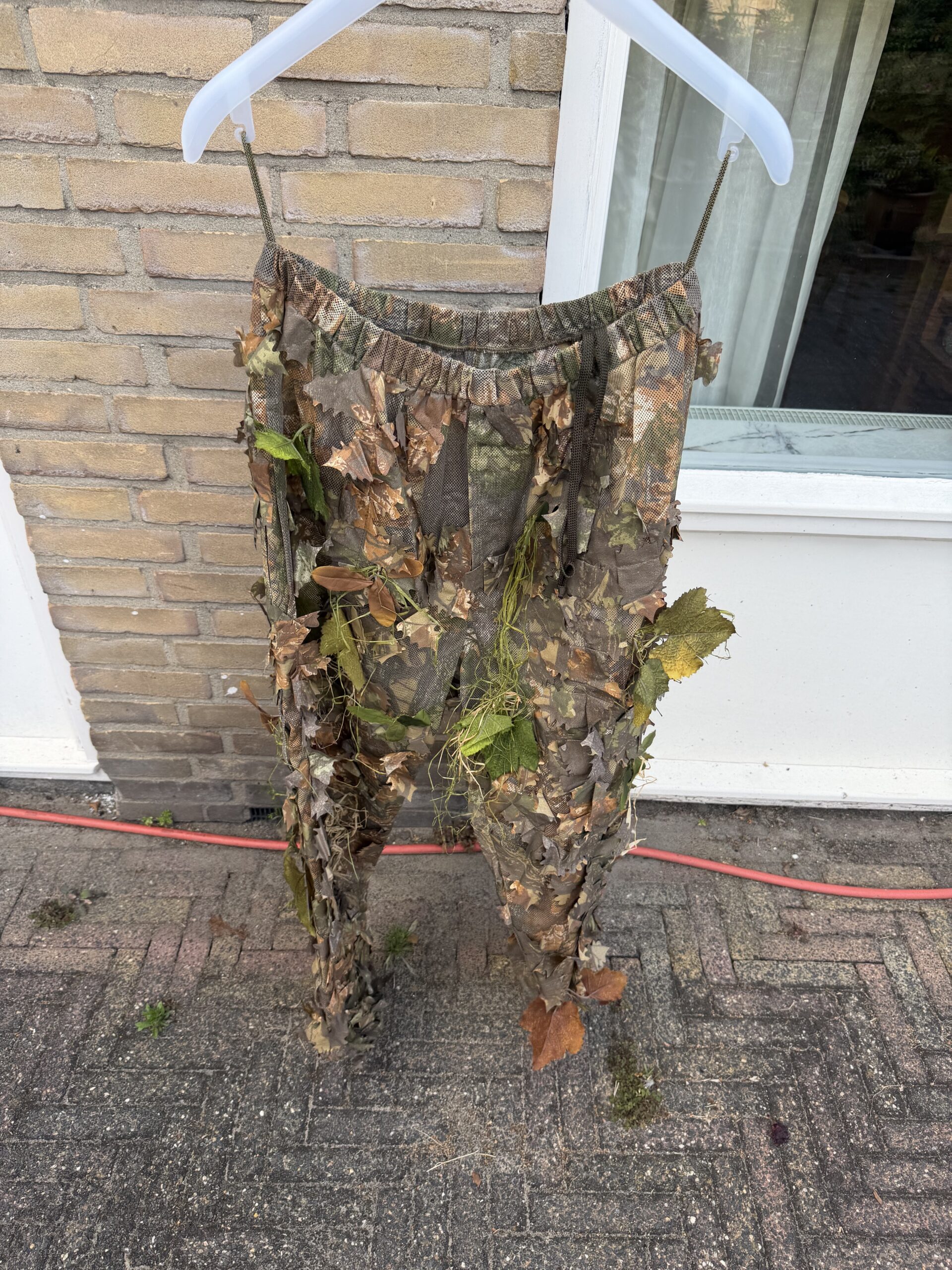 Airsoft Ghillie Suit (M) Kicking Mustang Concealment System