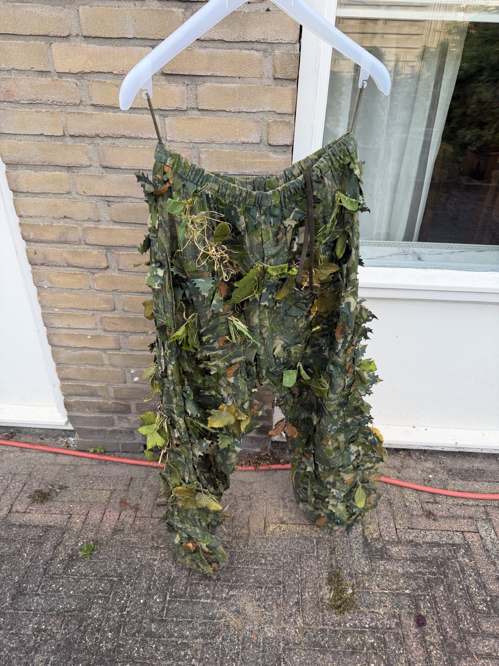 Airsoft Ghillie Suit (M) Kicking Mustang Concealment System
