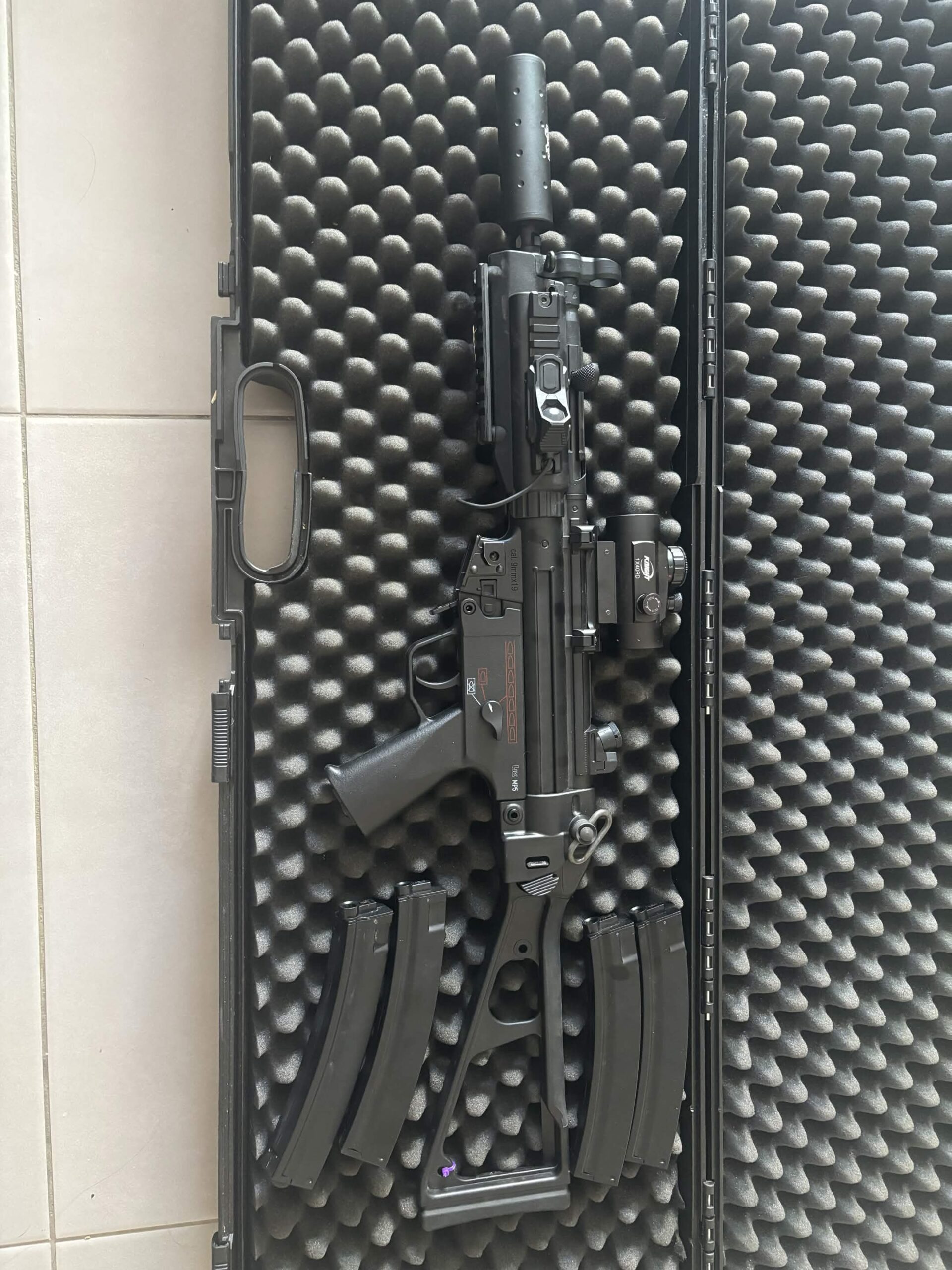 CM041 MP5 Black Cyma