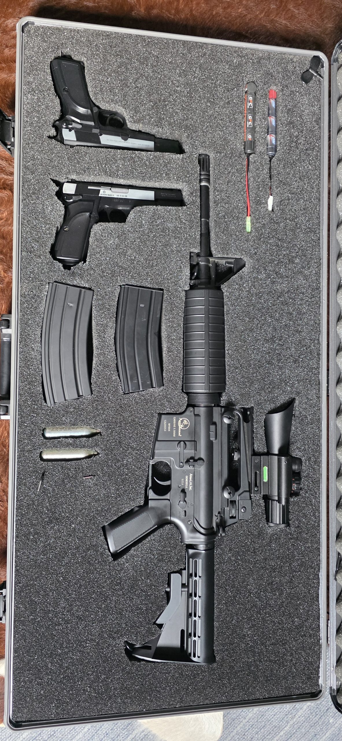 Te Koop M15A4 ArmaLite,Inc en twee stuks drowning hi power mark 3 op gas