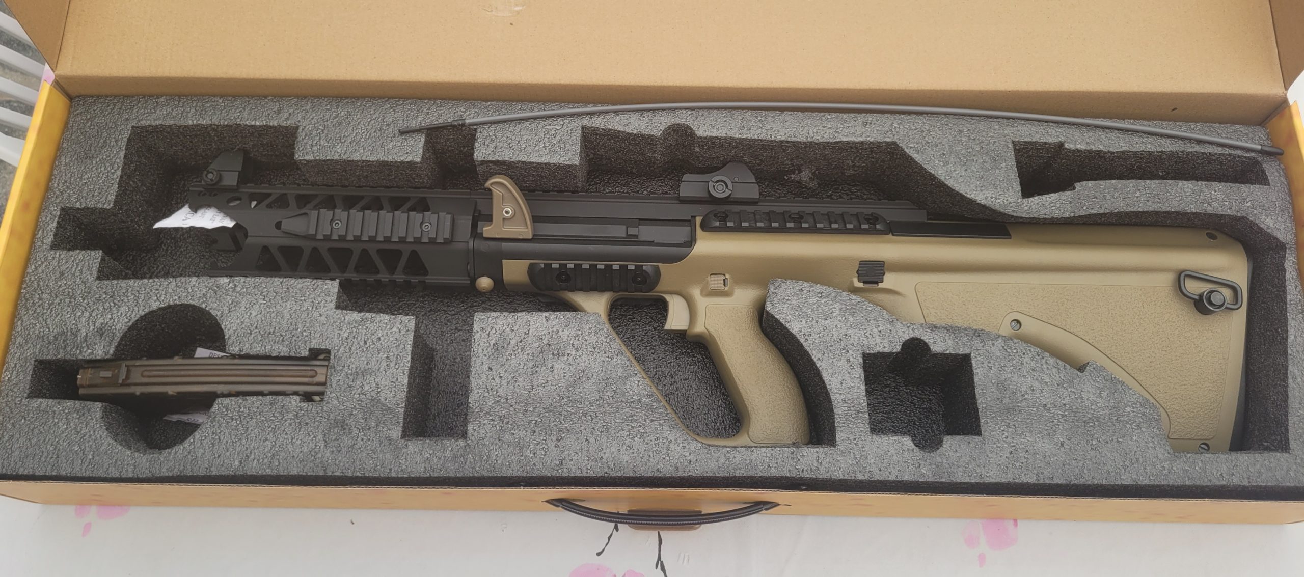 Army AUG RAPTOR AEG NIEUW