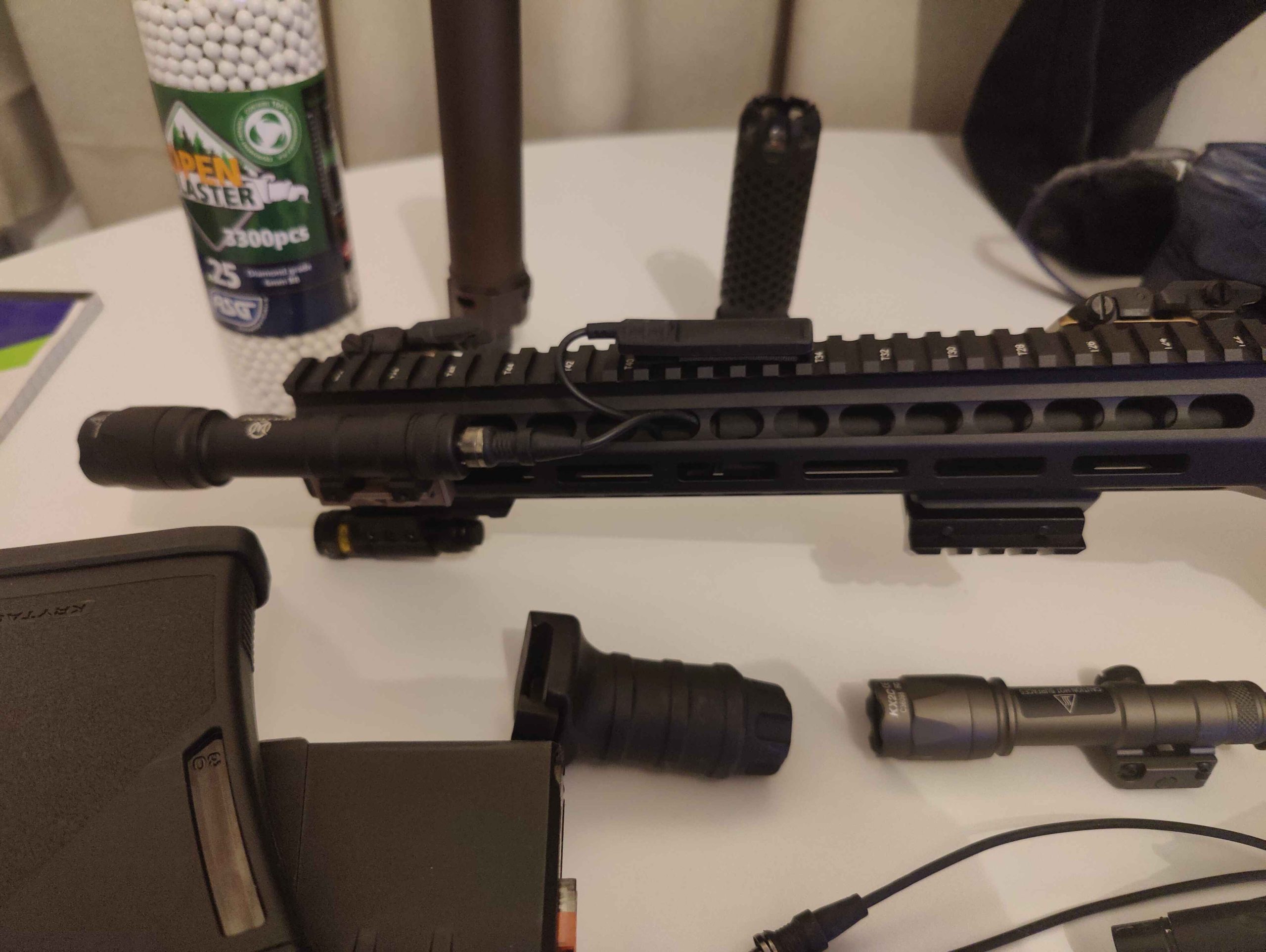 Volledige loadout te koop, 800 euro Barret Rec7 + vorsk hicappa +schofield 8″ revolver