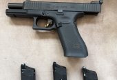 Upgraded GHK Glock 17 gen 5 + 3 houders (1x gas 2x CO2)