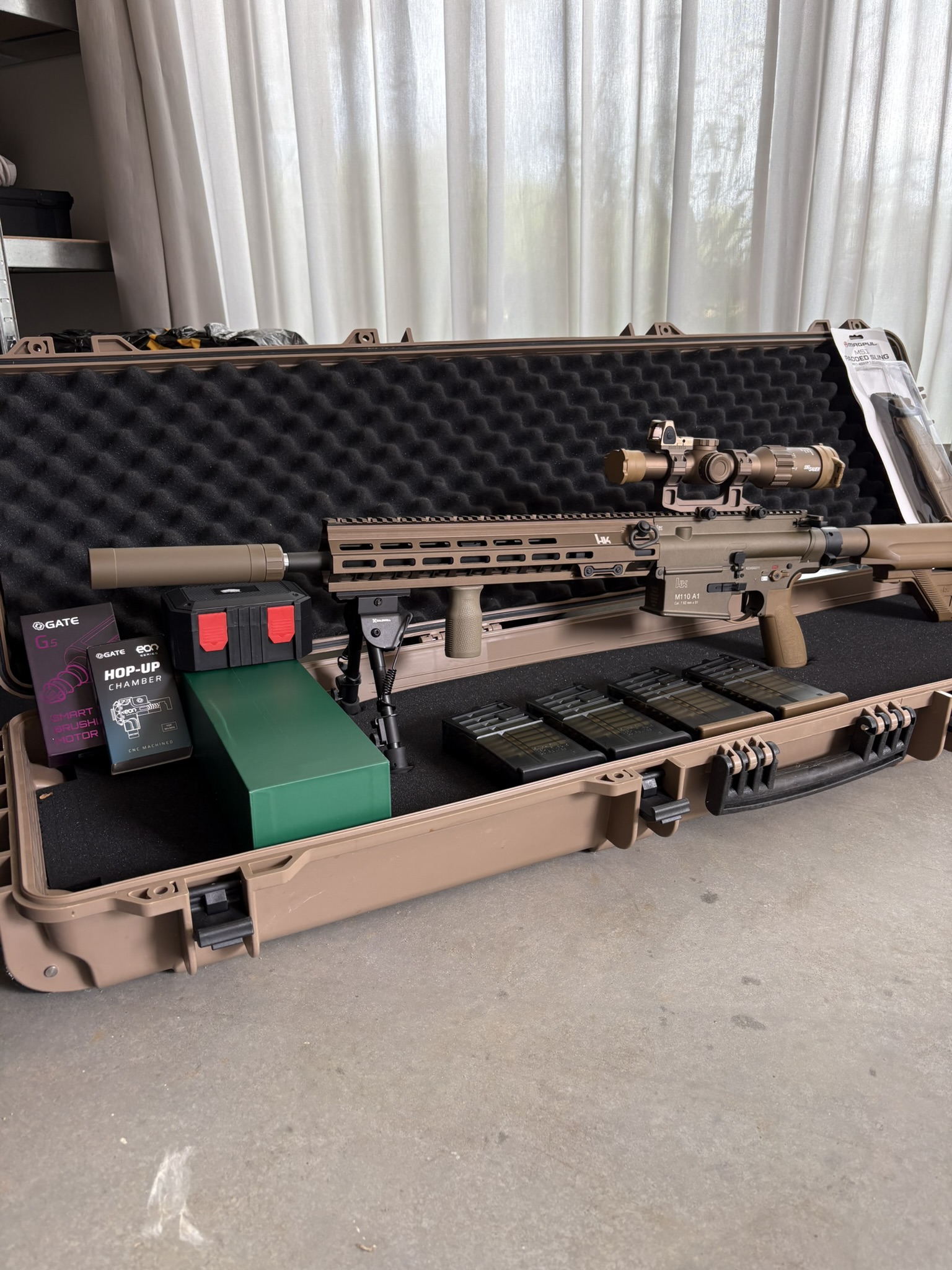 High end airsoft collectie, volledig geüpgradede M110 A1 DMR, ARP9 Gold Edition, Glocks en gear