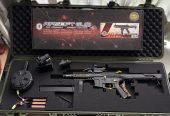 High end airsoft collectie, volledig geüpgradede M110 A1 DMR, ARP9 Gold Edition, Glocks en gear