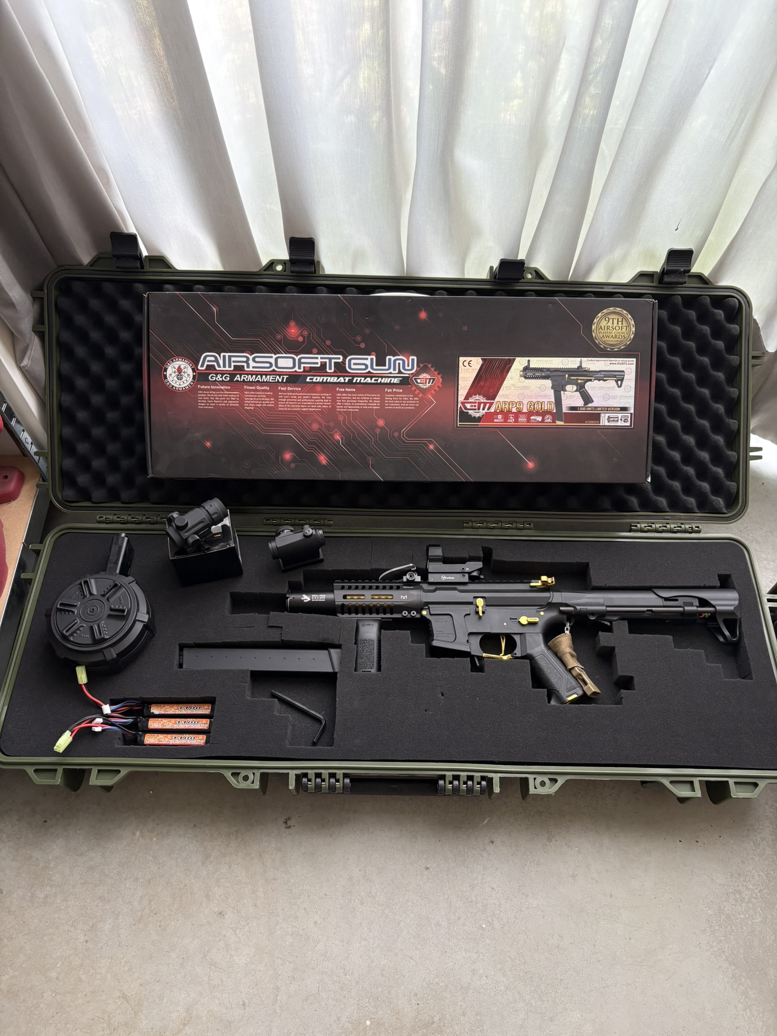 High end airsoft collectie, volledig geüpgradede M110 A1 DMR, ARP9 Gold Edition, Glocks en gear