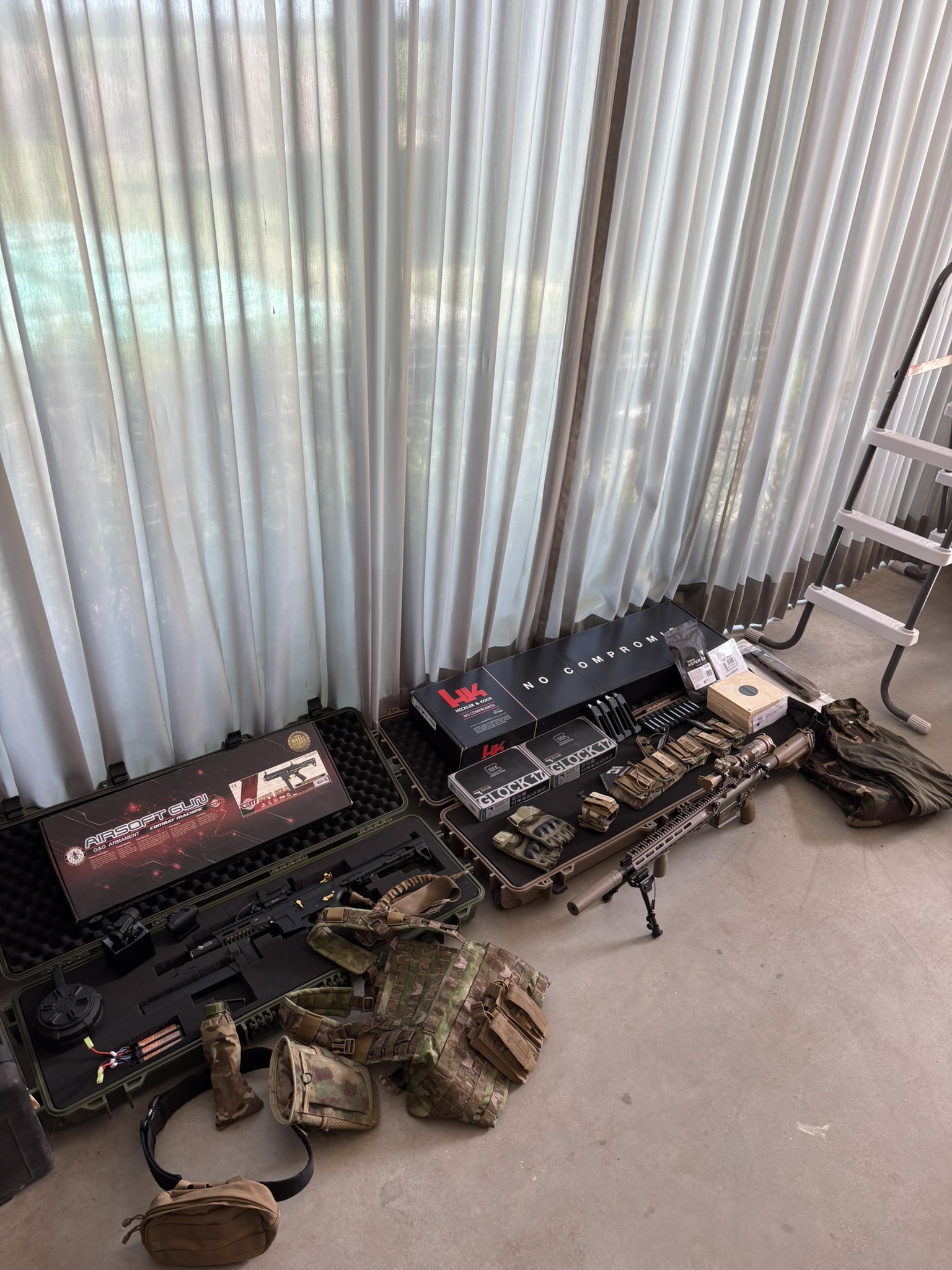 High end airsoft collectie, volledig geüpgradede M110 A1 DMR, ARP9 Gold Edition, Glocks en gear