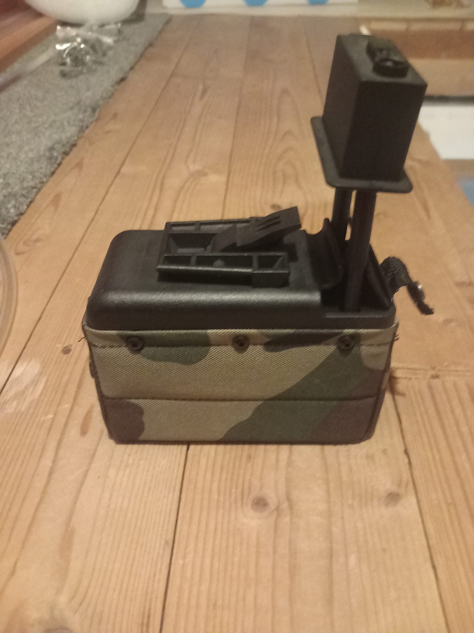 M249 elektrische boxmagazijn